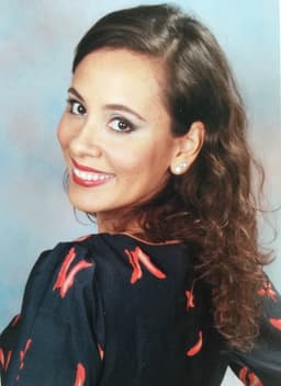 Sandra Pava