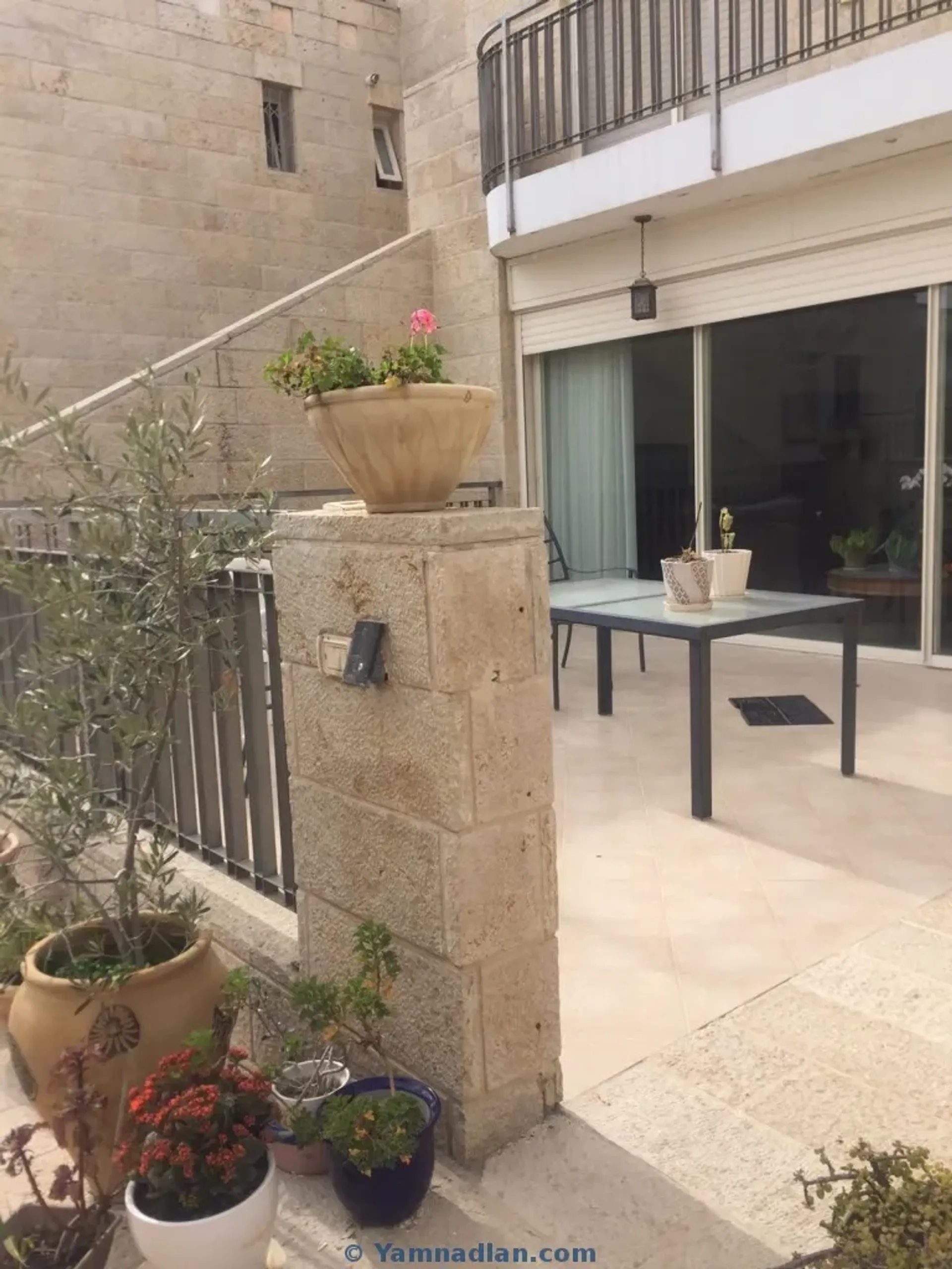 Κατοικητικός σε Jerusalem, HaKfir Street 10003778