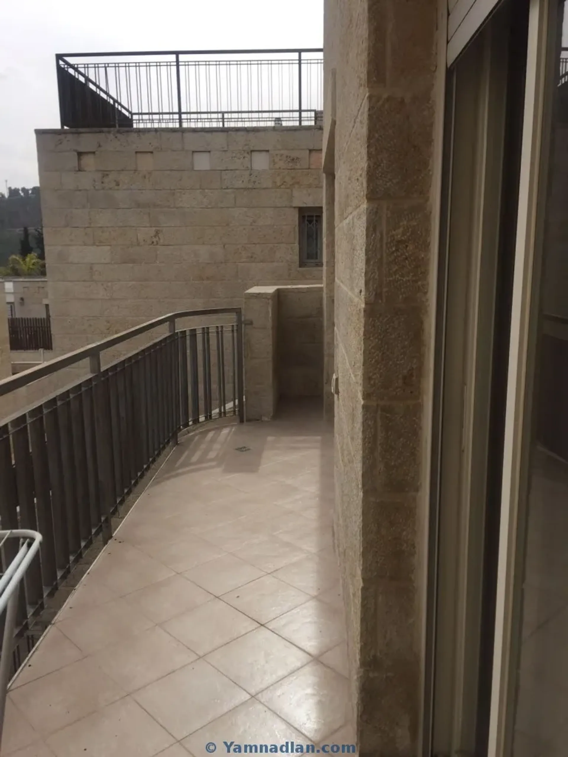 Κατοικητικός σε Jerusalem, HaKfir Street 10003778