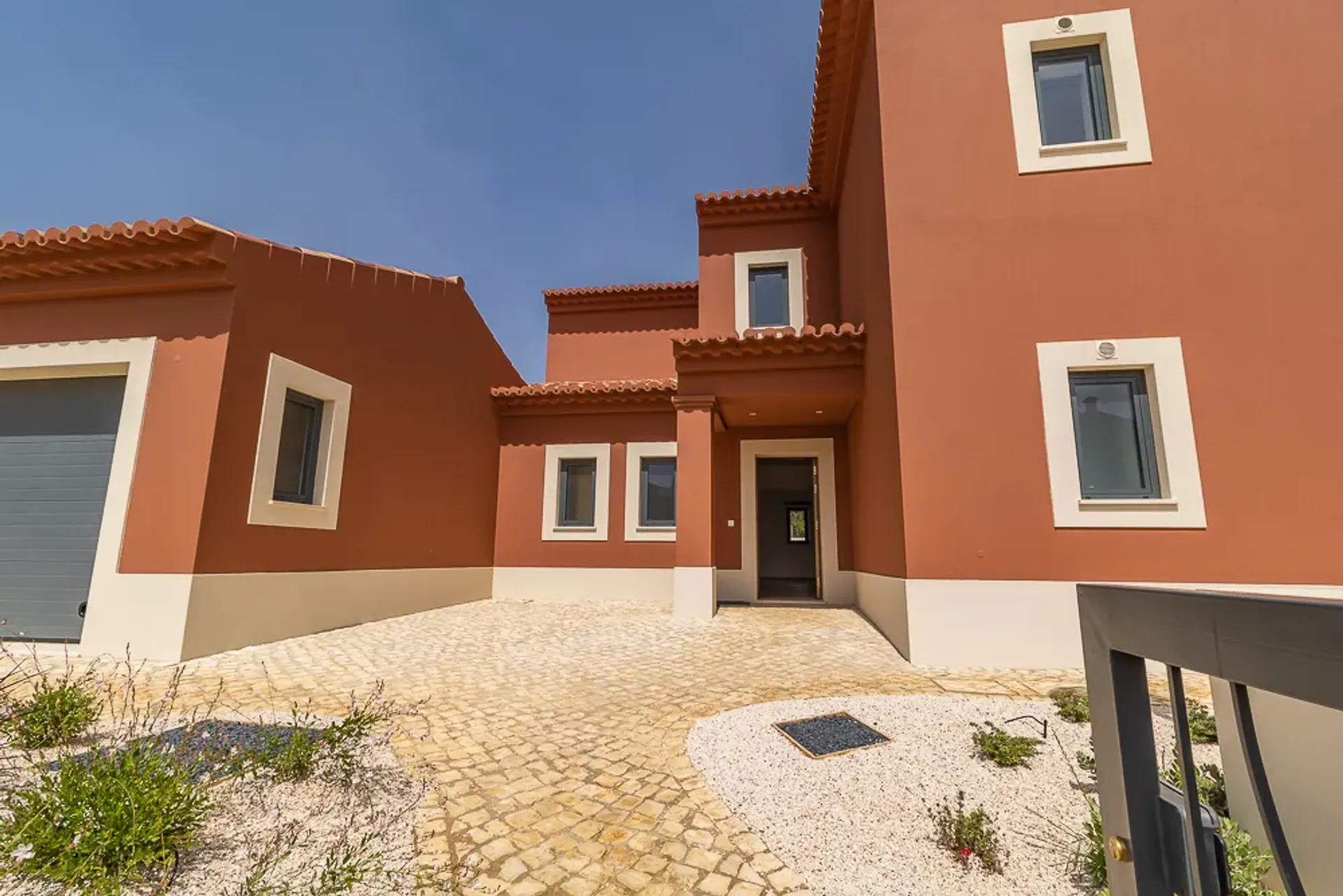 House in Praia da Luz, Faro District 10003865