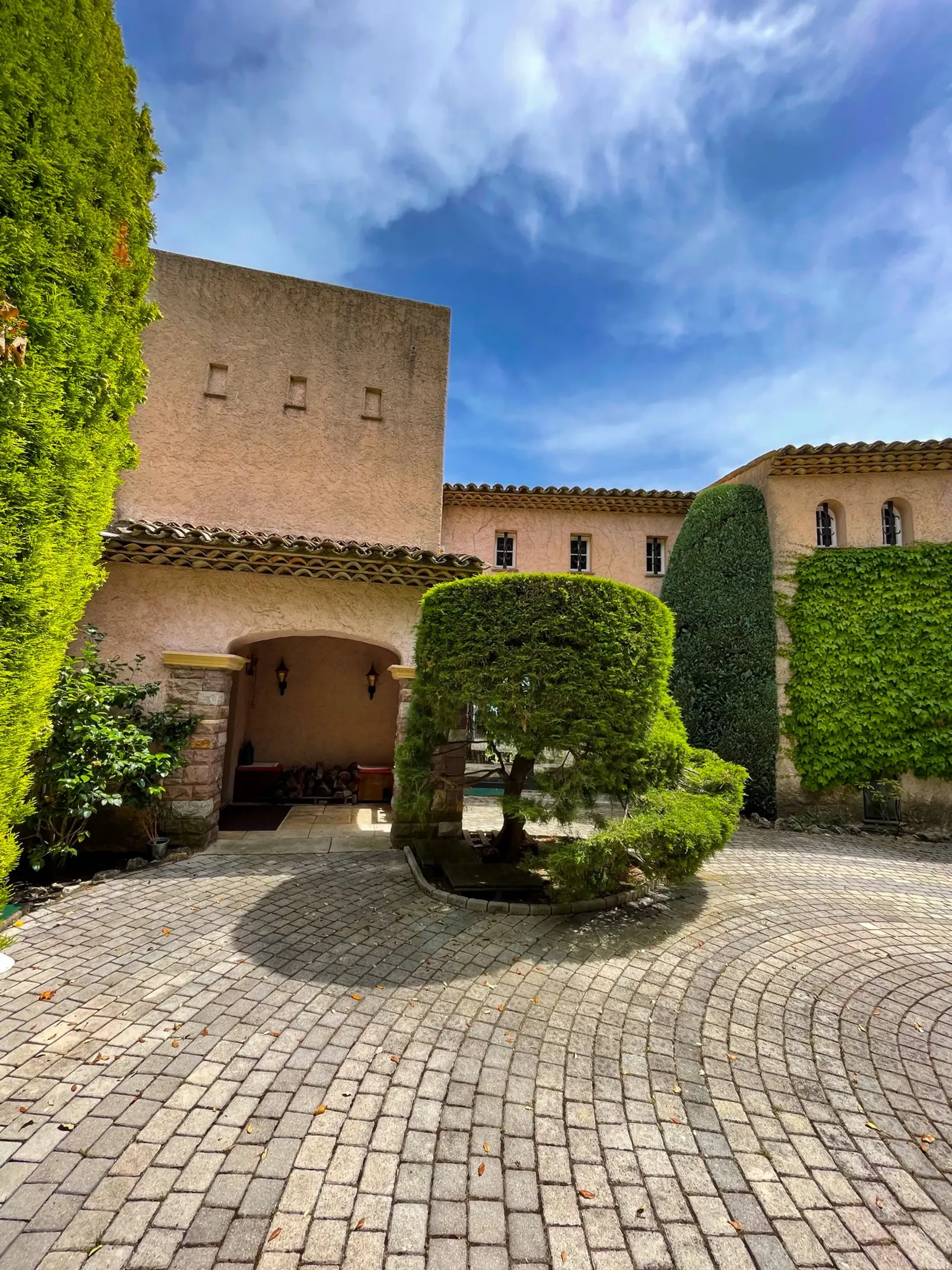 Hus i Mandelieu-la-Napoule, Provence-Alpes-Côte d'Azur 10003934