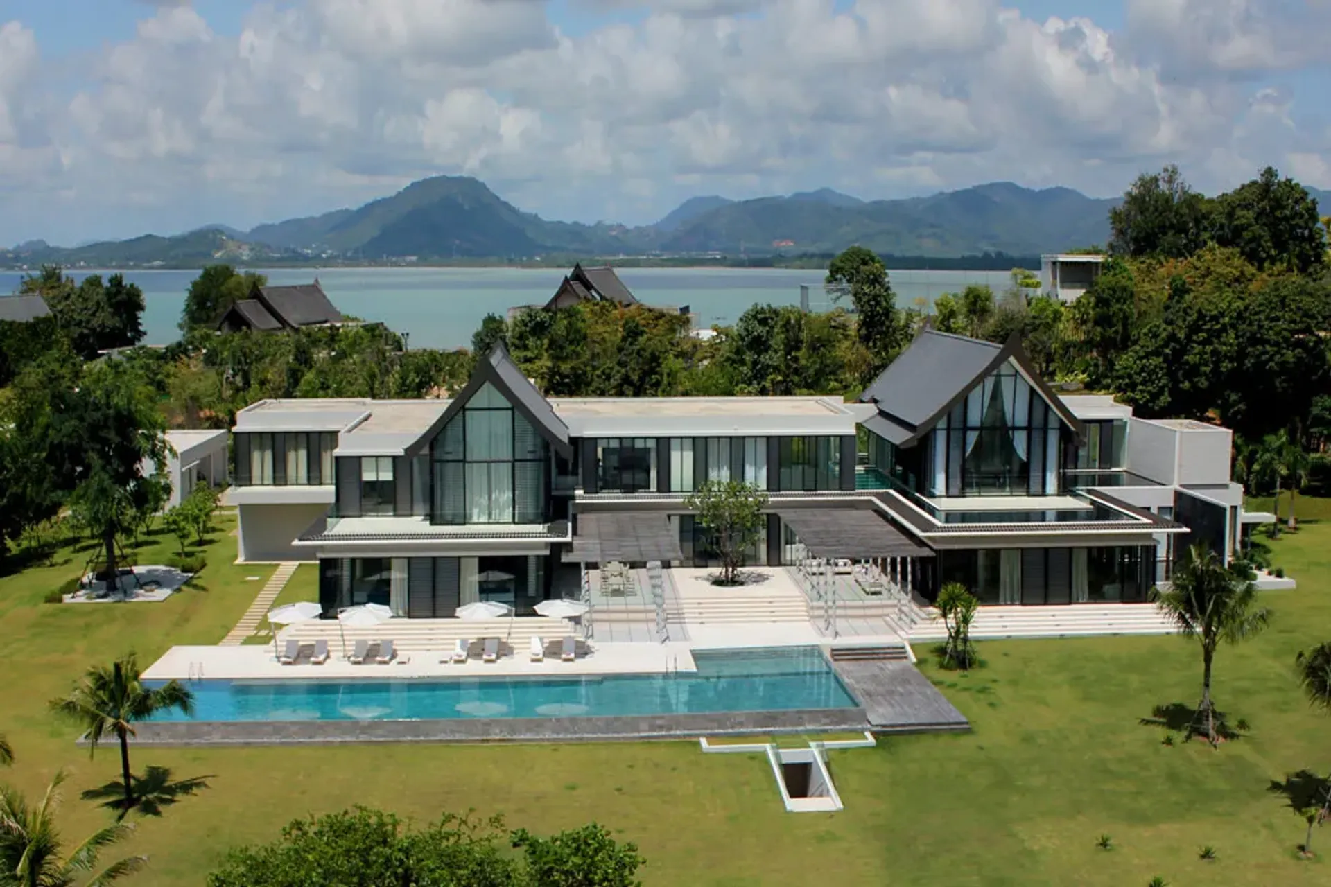 Hus i Phuket, 107 Montri Road 10003969