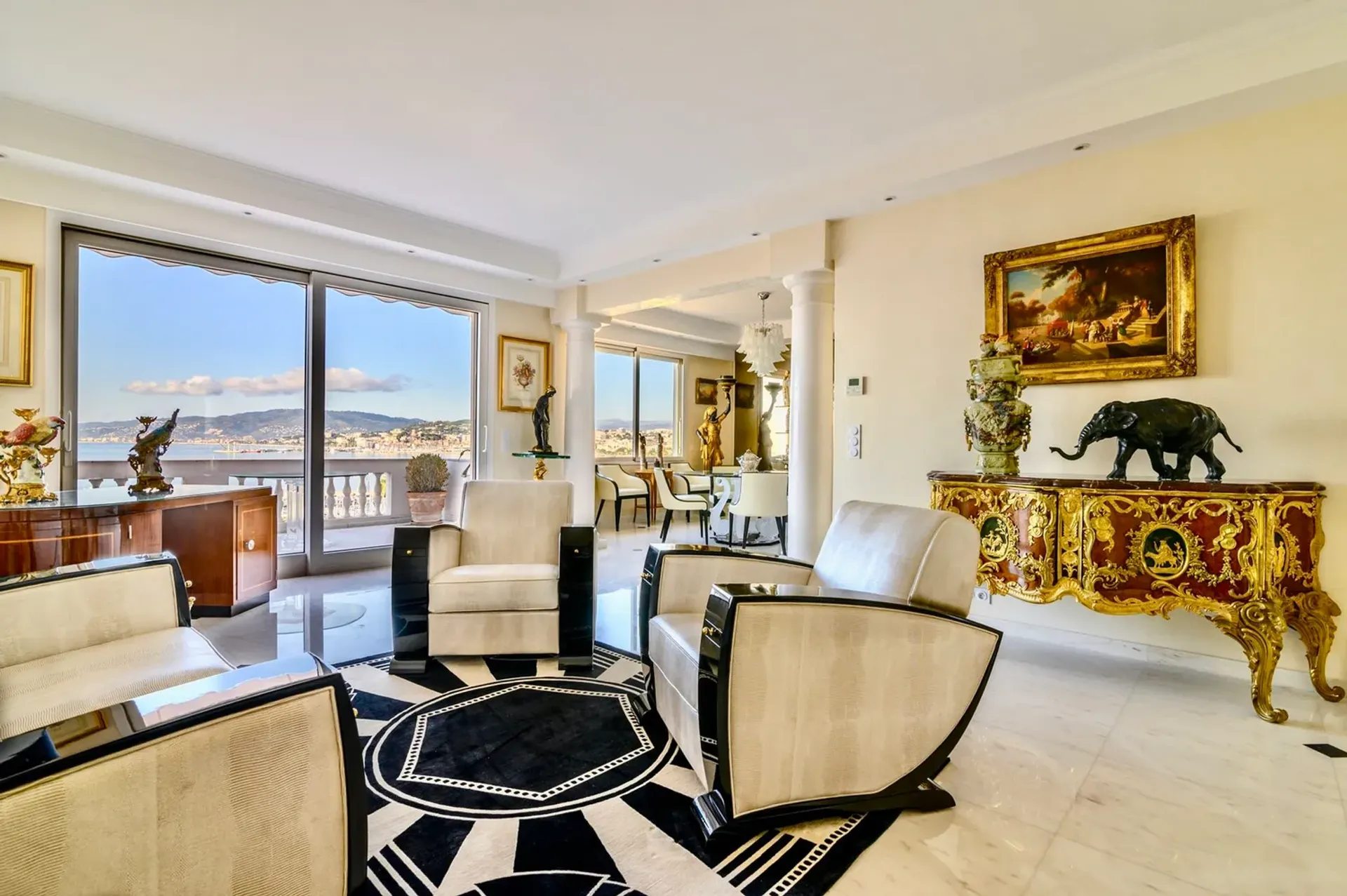 Condominium in Cannes, 8 Rue Jean de Riouffe 10003971