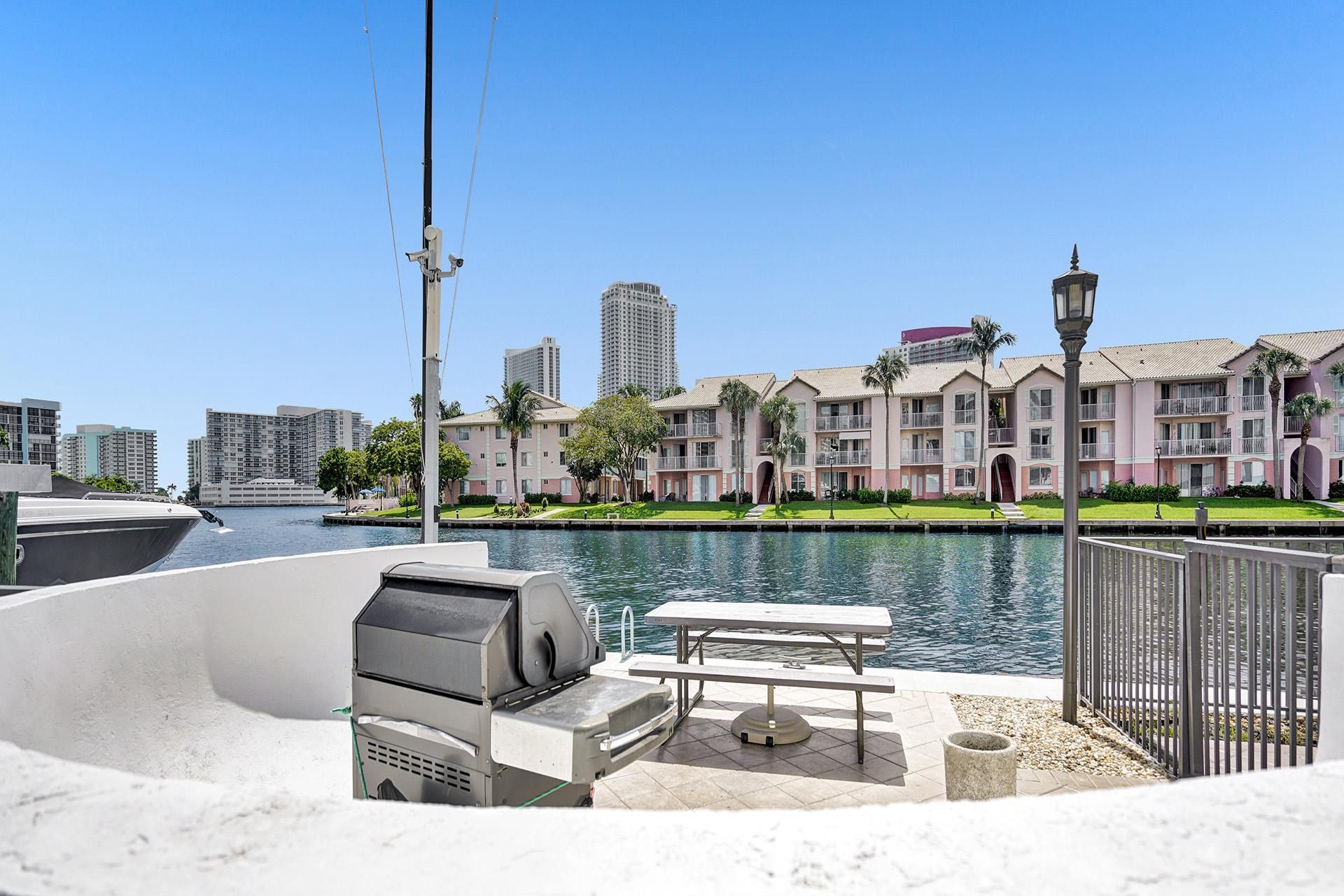 Condominium in Hallandale Beach, 300 Three Islands Boulevard 10004161