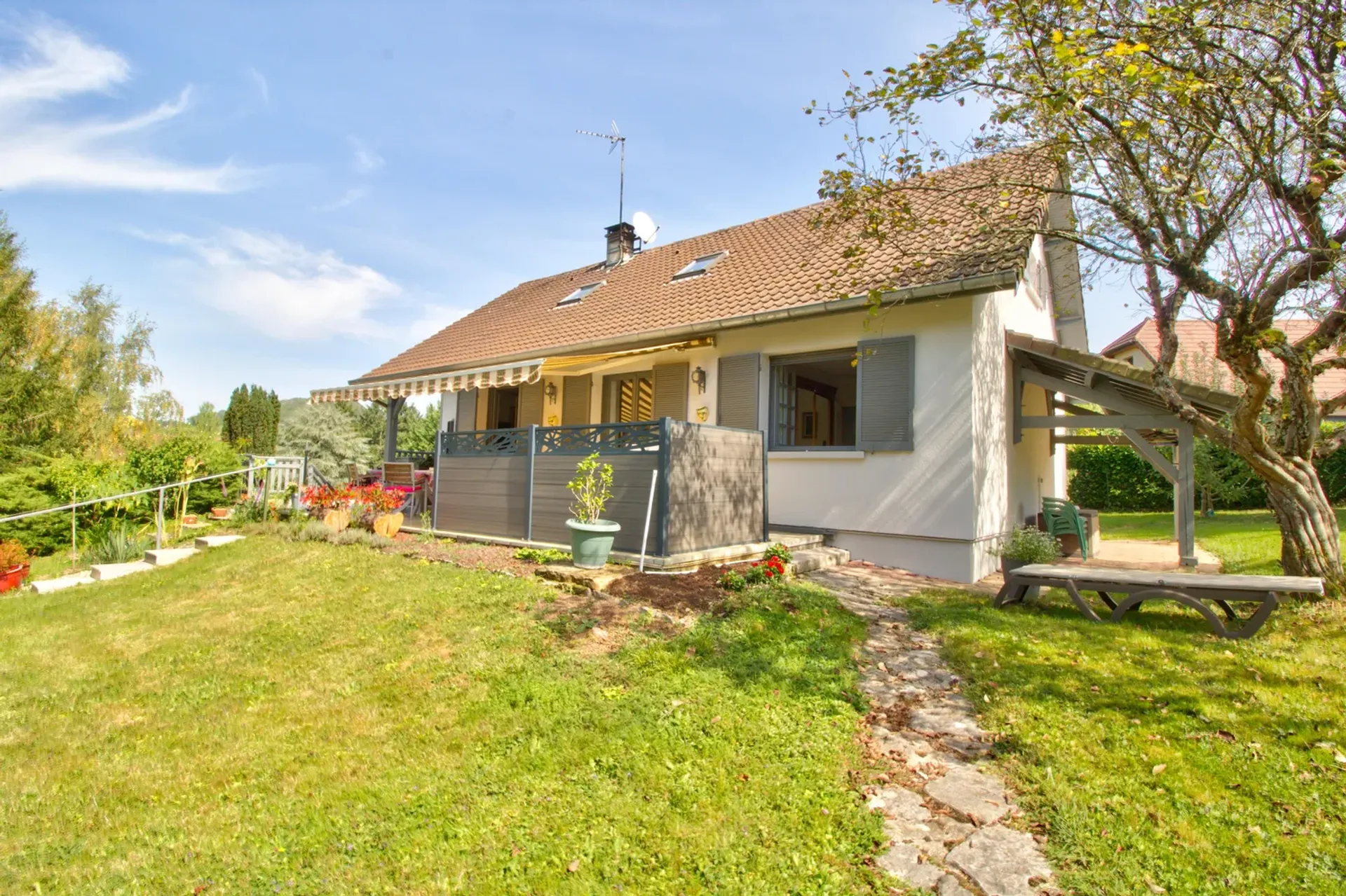 casa no L'Étoile, Bourgogne-Franche-Comté 10004821