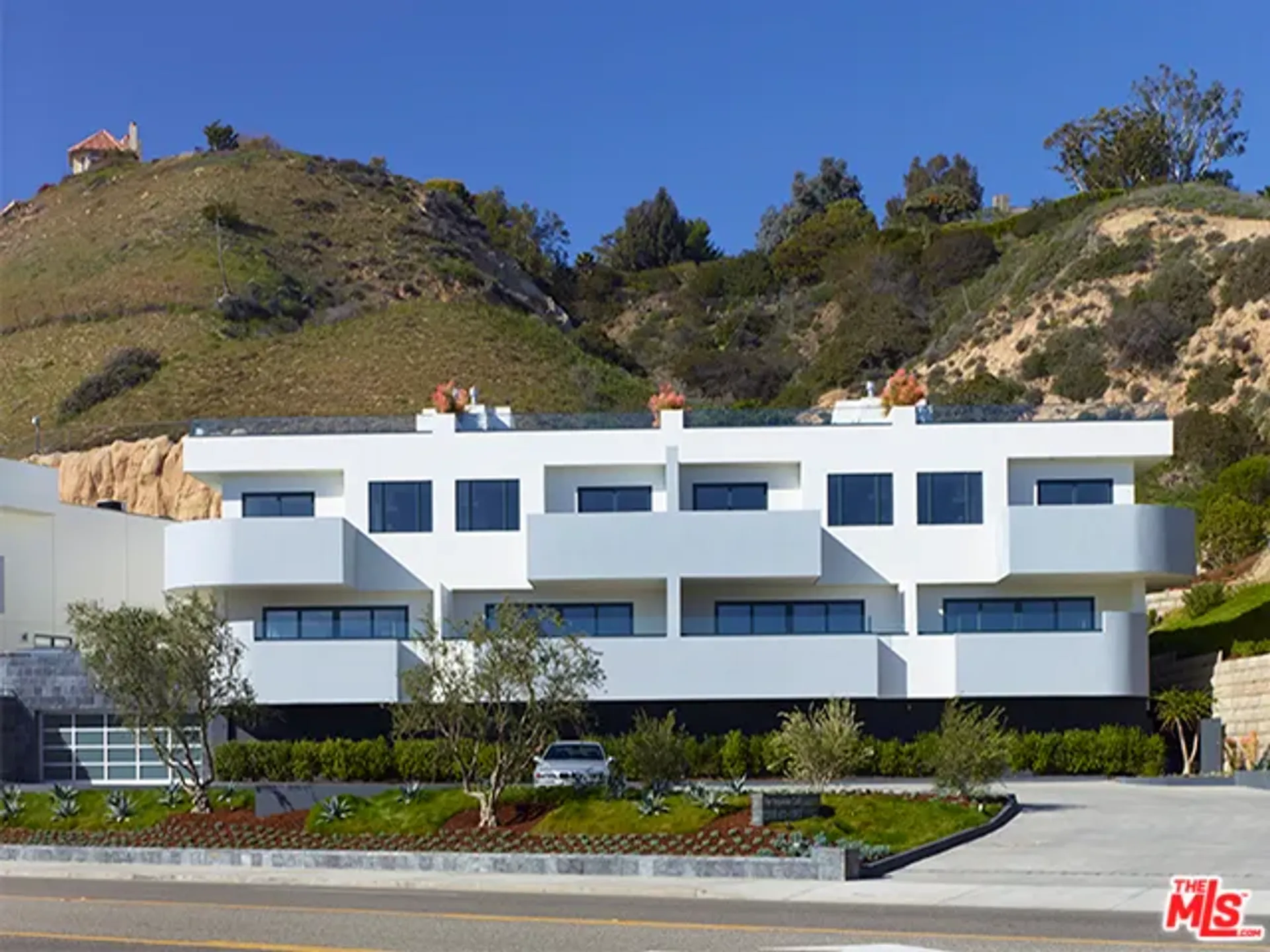 House in Malibu, 22065 Pacific Coast Highway 10006282