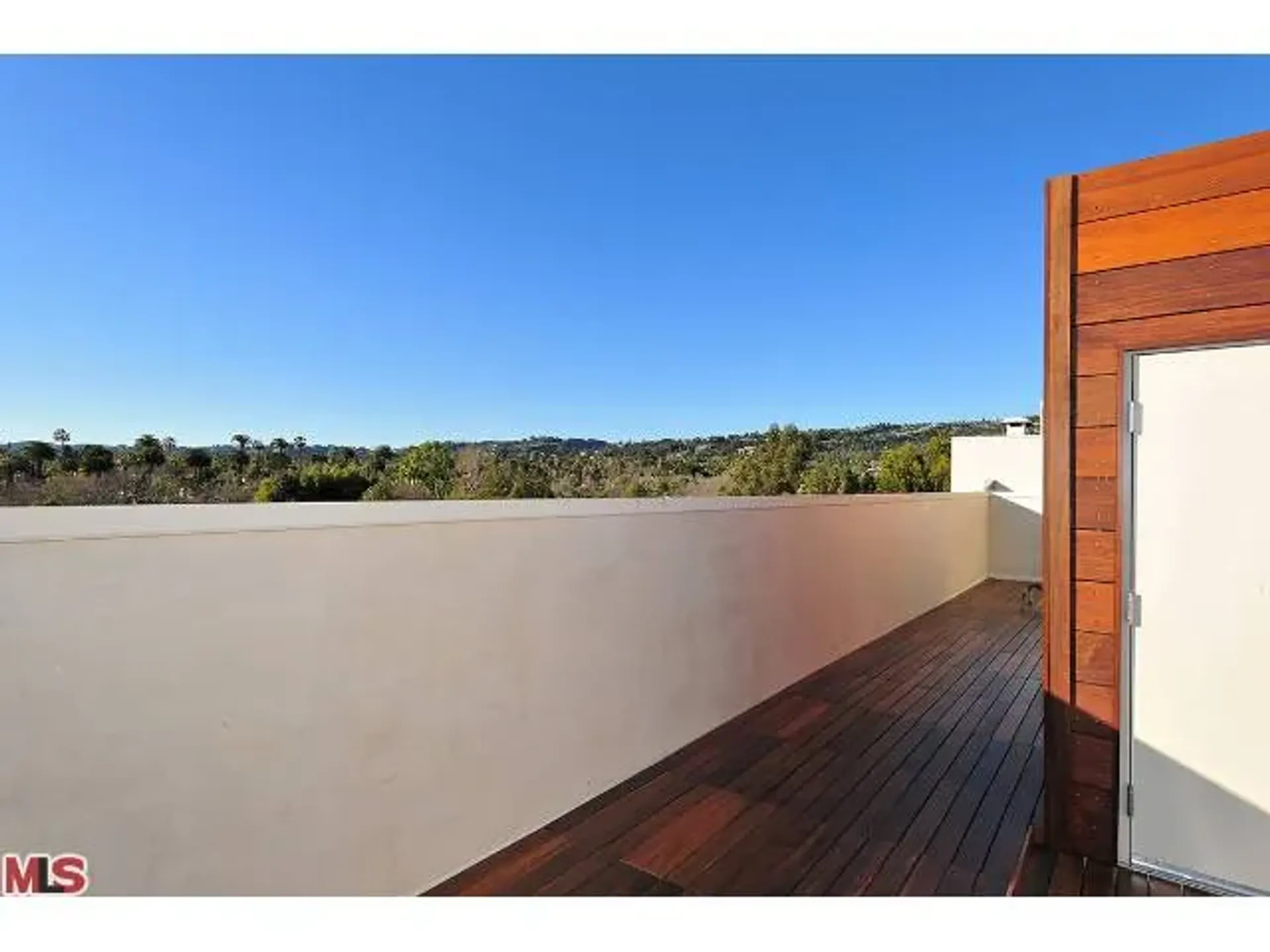 Condominium in Beverly Hills, 443 North Palm Drive 10006283