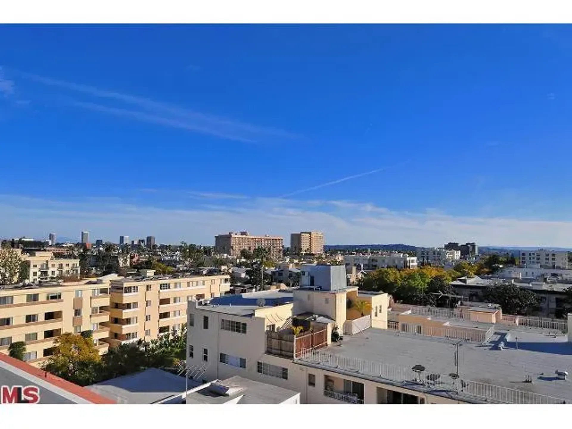 Condominium in Beverly Hills, 443 North Palm Drive 10006283