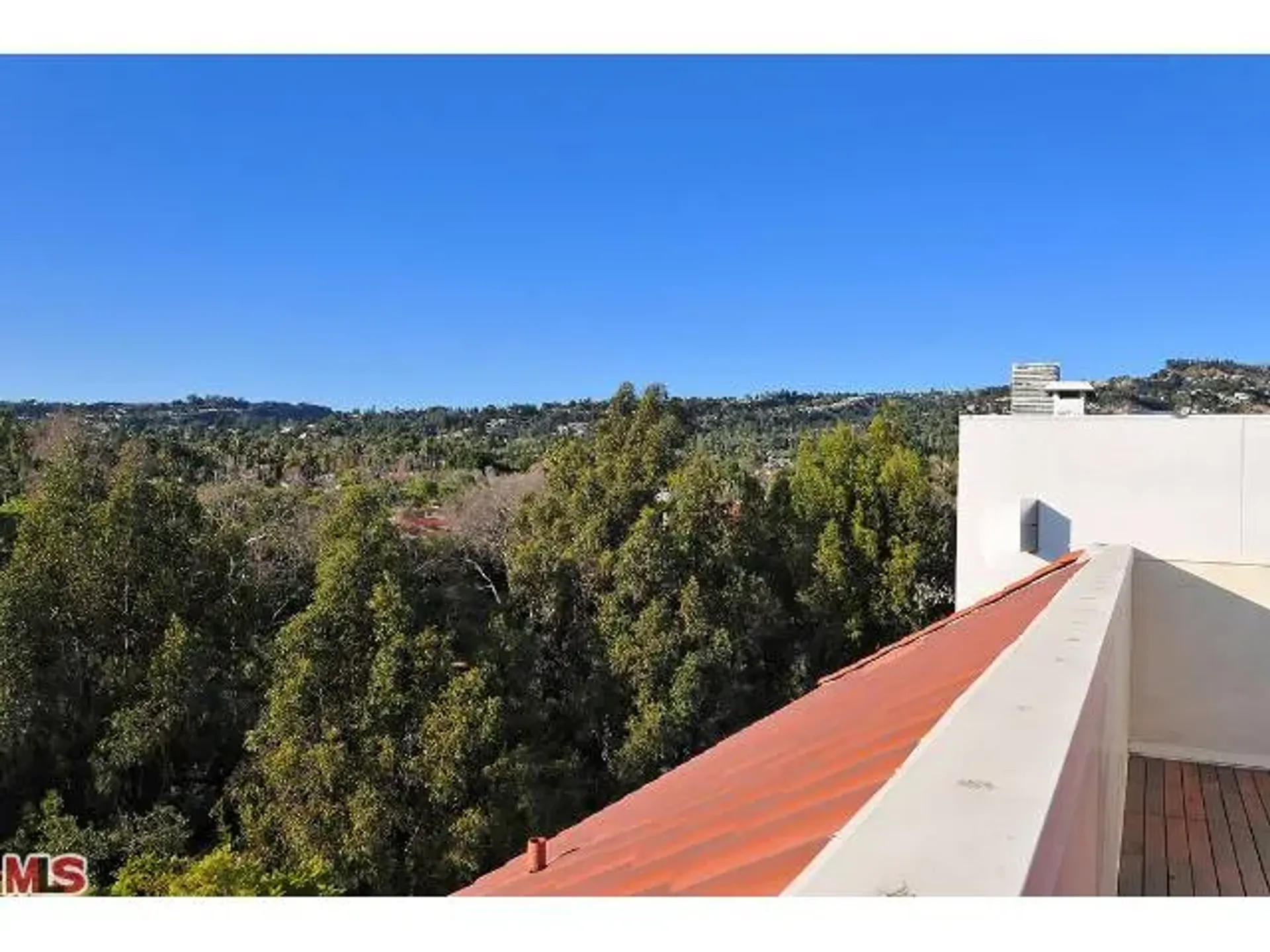 Condominium in Beverly Hills, 443 North Palm Drive 10006283