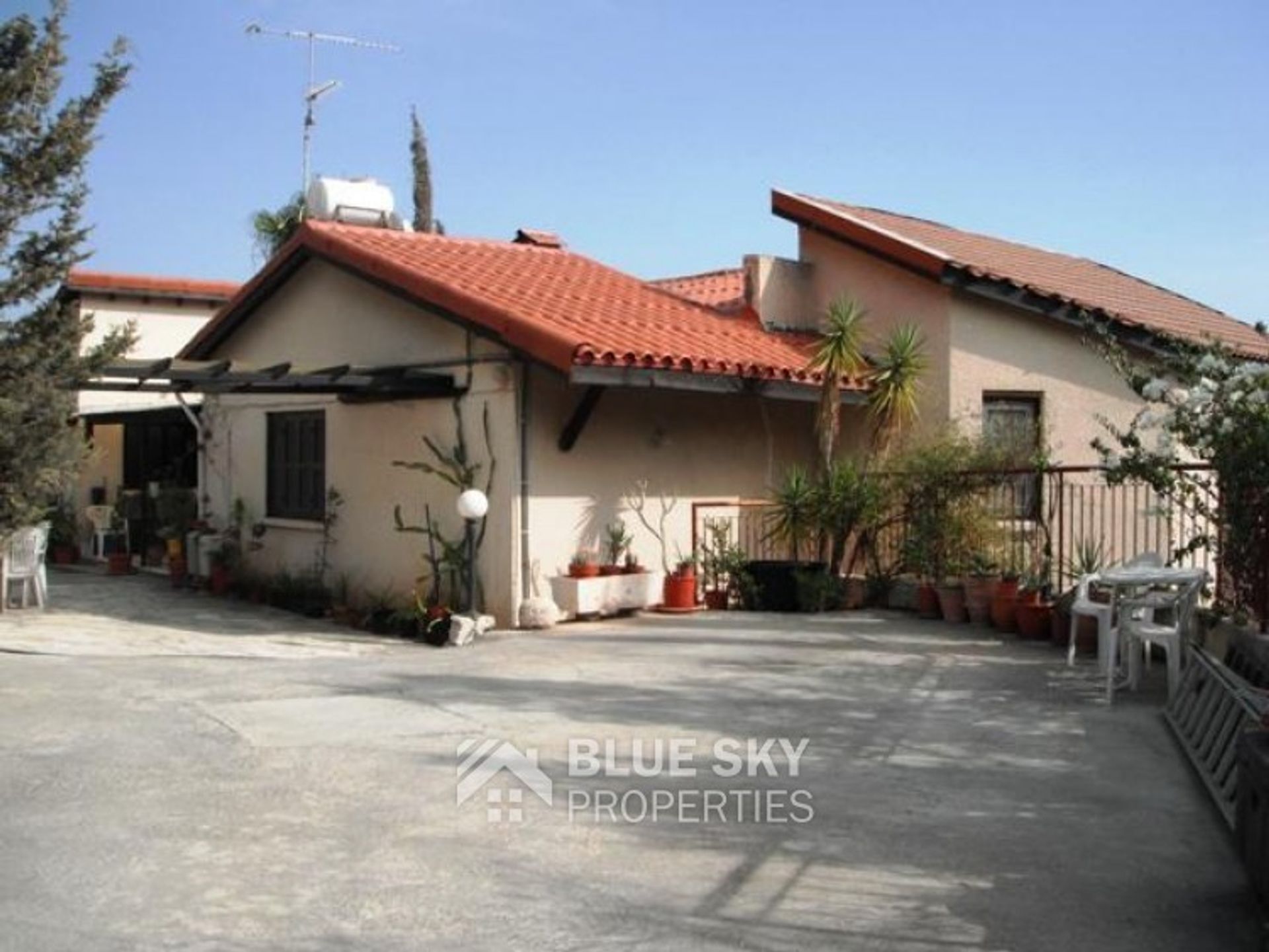 House in Agios Tychon, Larnaka 10008367