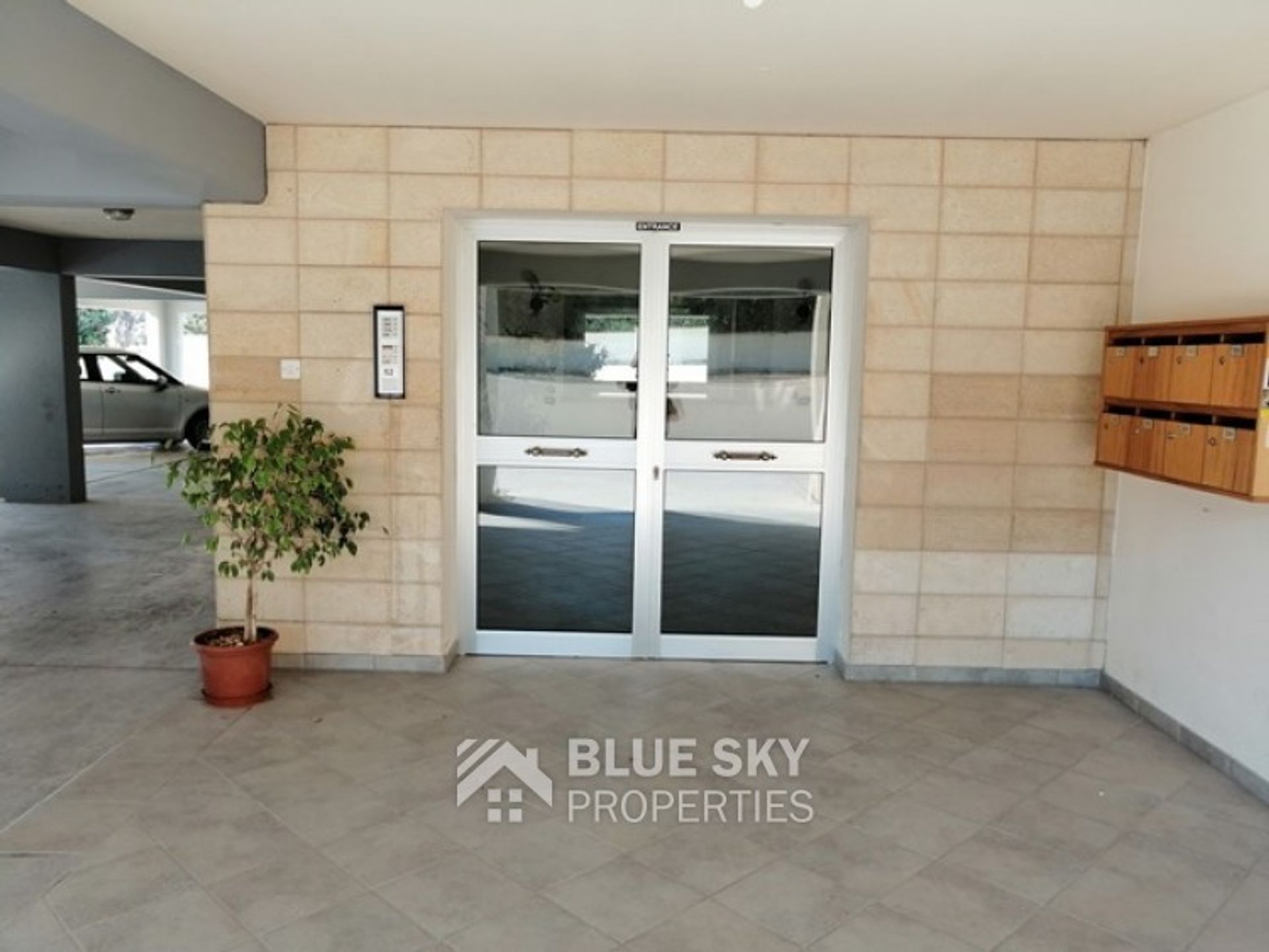 Condominium in Agios Tychon, Limassol 10009490