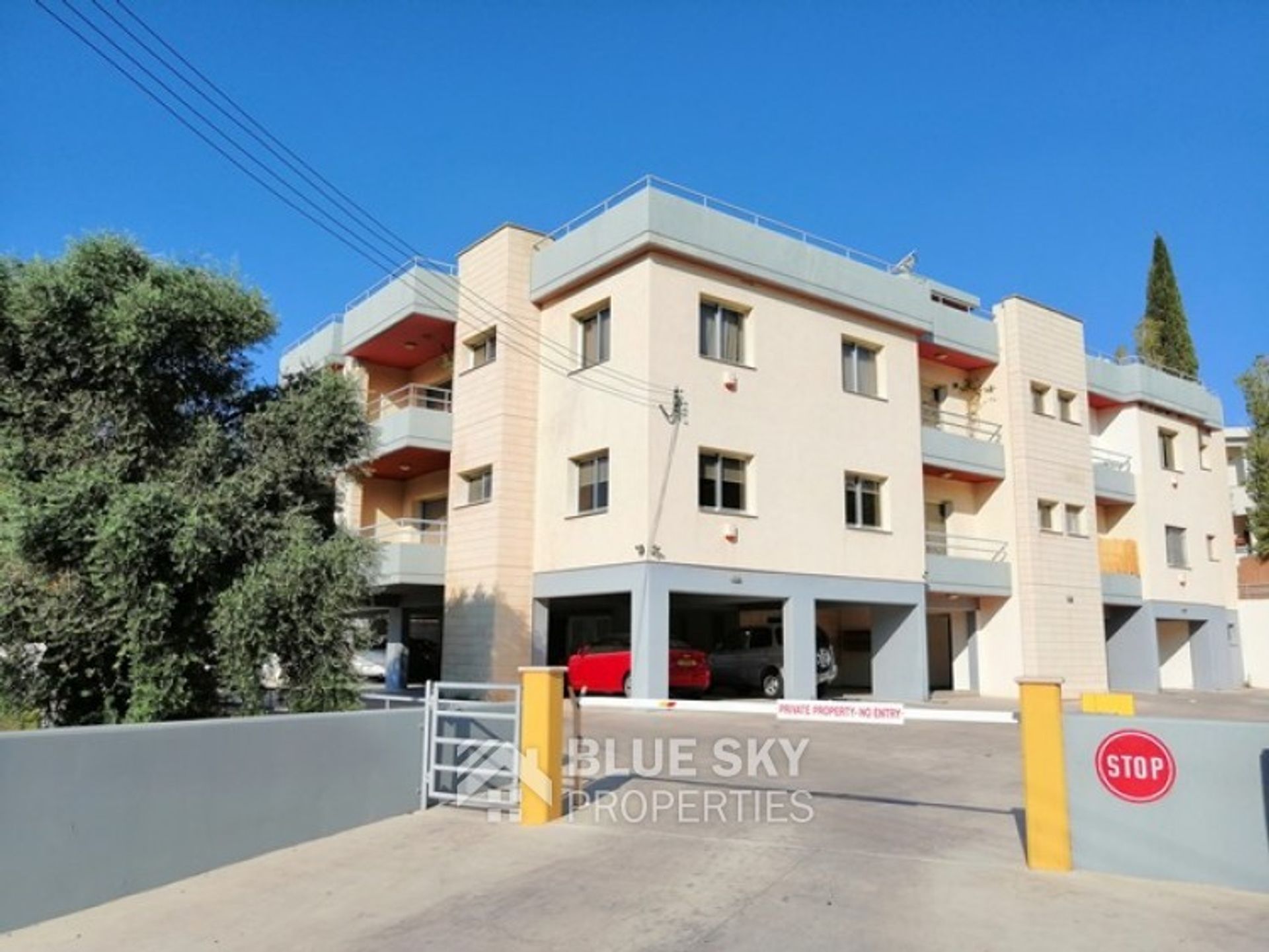 Condominium in Agios Tychon, Limassol 10009490