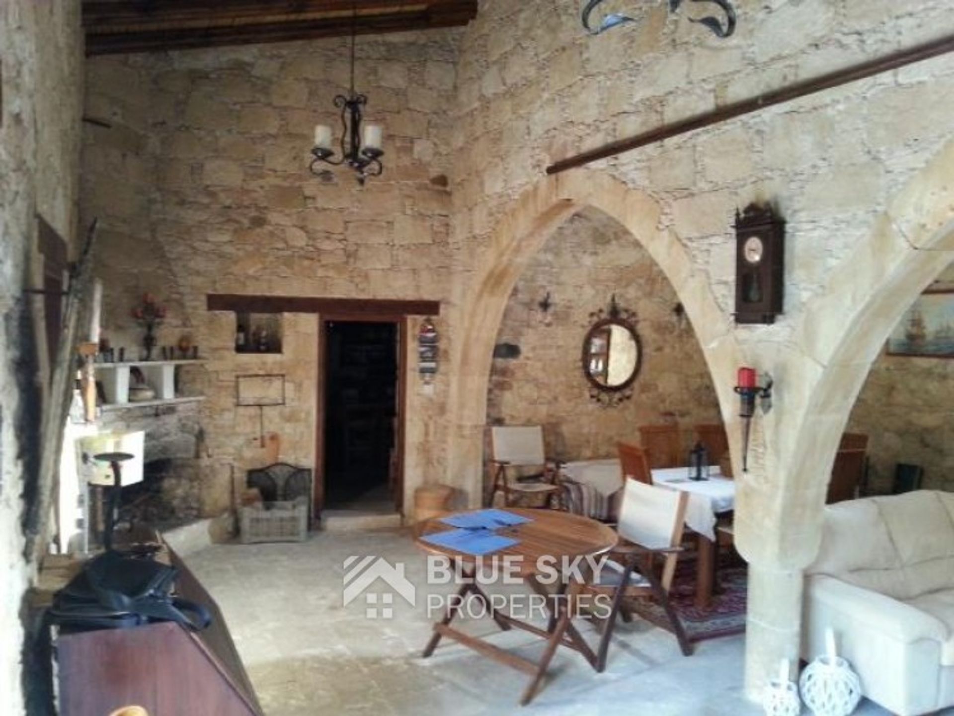 House in Pampoula, Lemesos 10009757