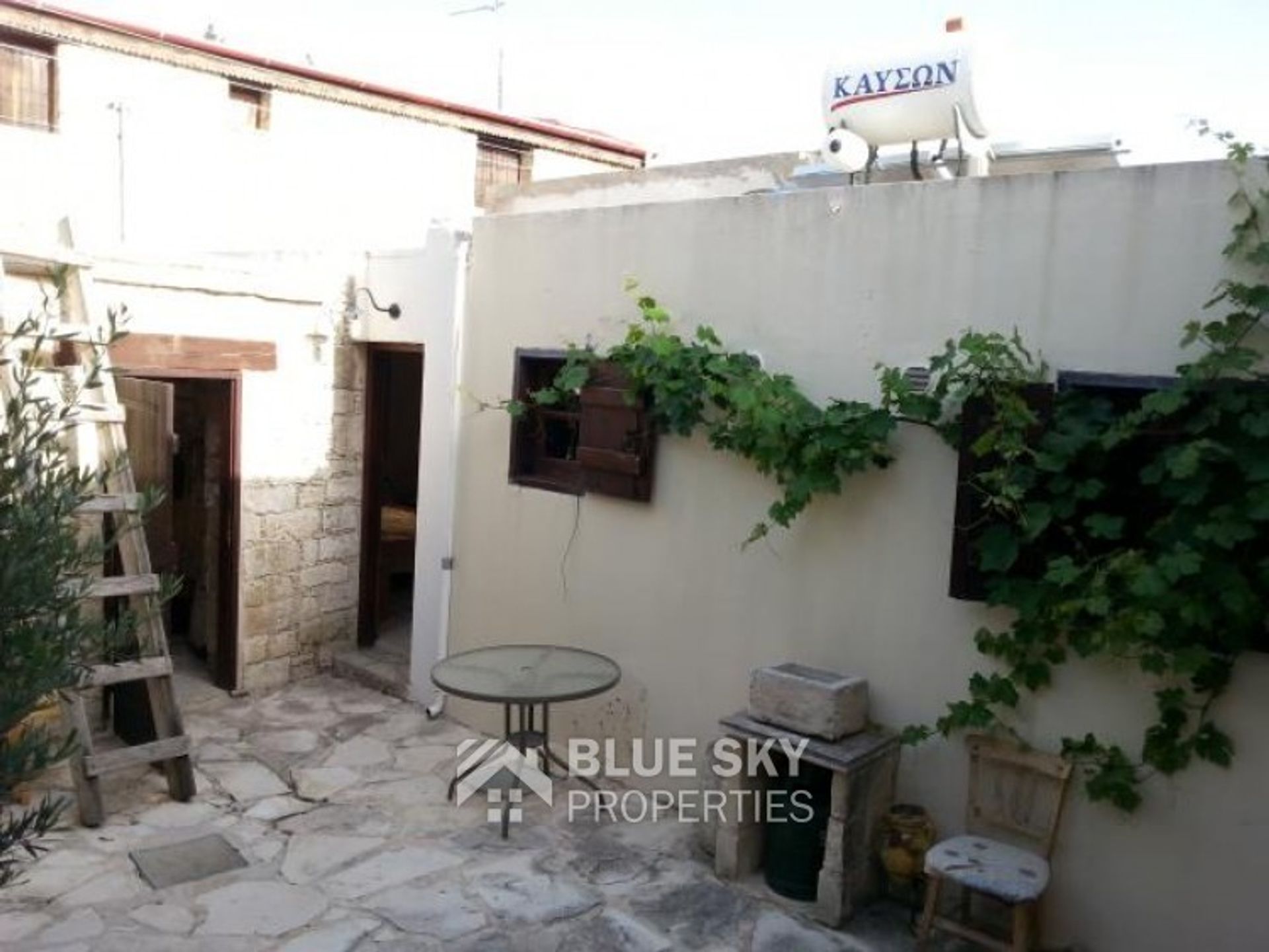 House in Pampoula, Lemesos 10009757