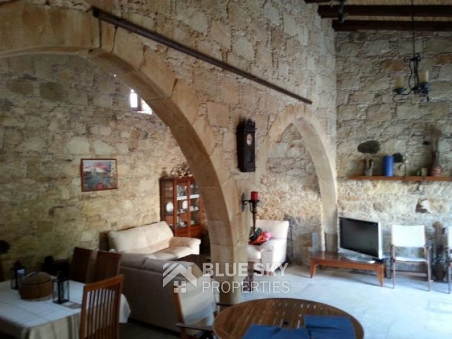 House in Pampoula, Lemesos 10009757