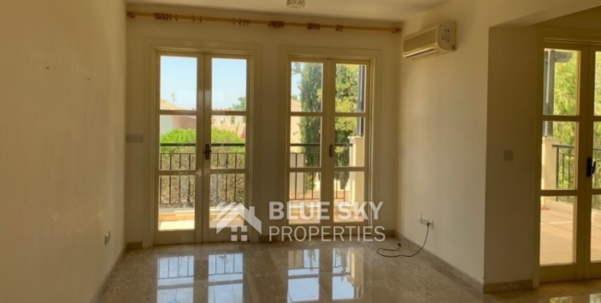 Condominium in Aphrodite Hills, Paphos 10010815