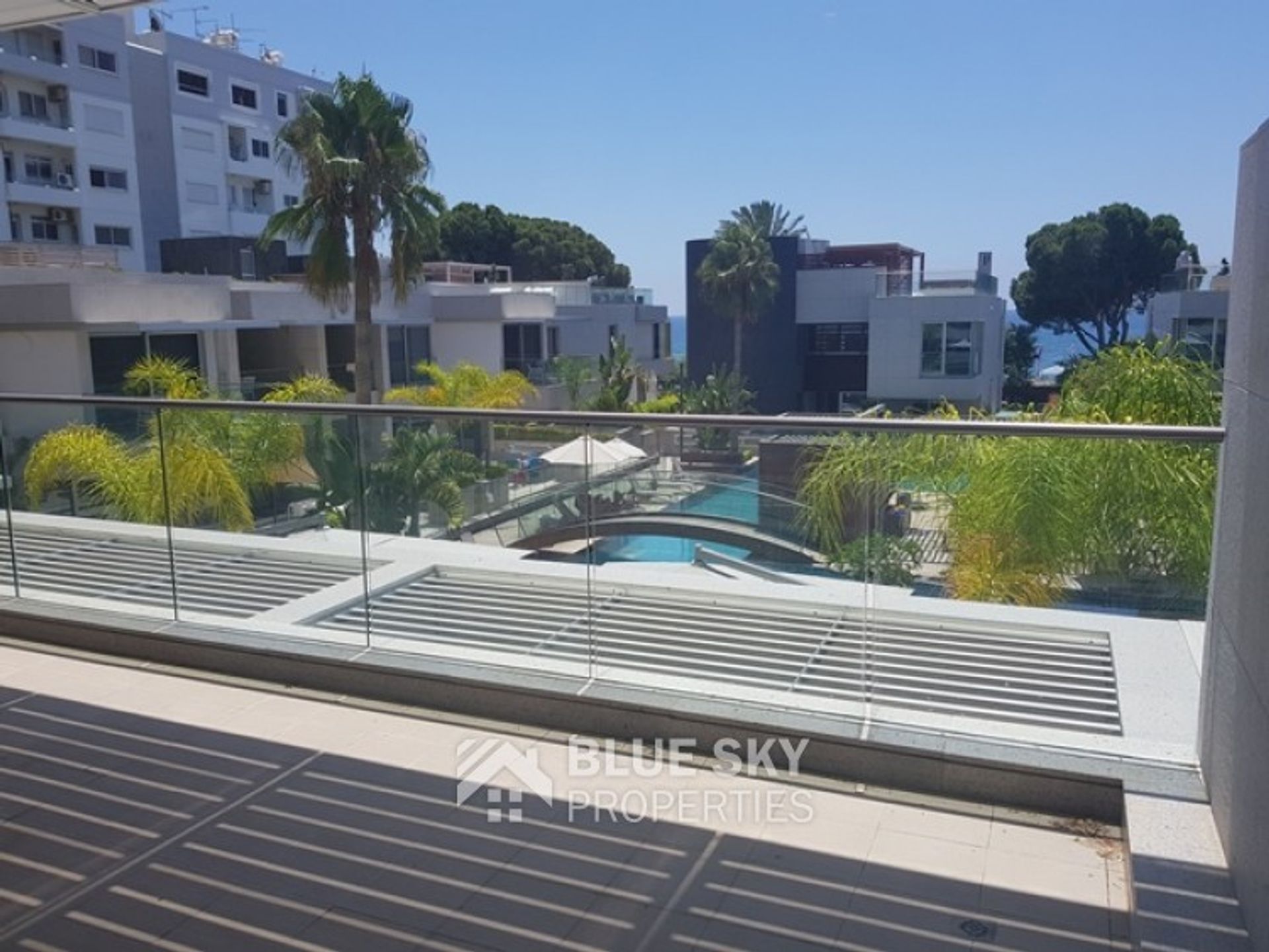 Condominium in Potamos Germasogeias, Limassol 10011669