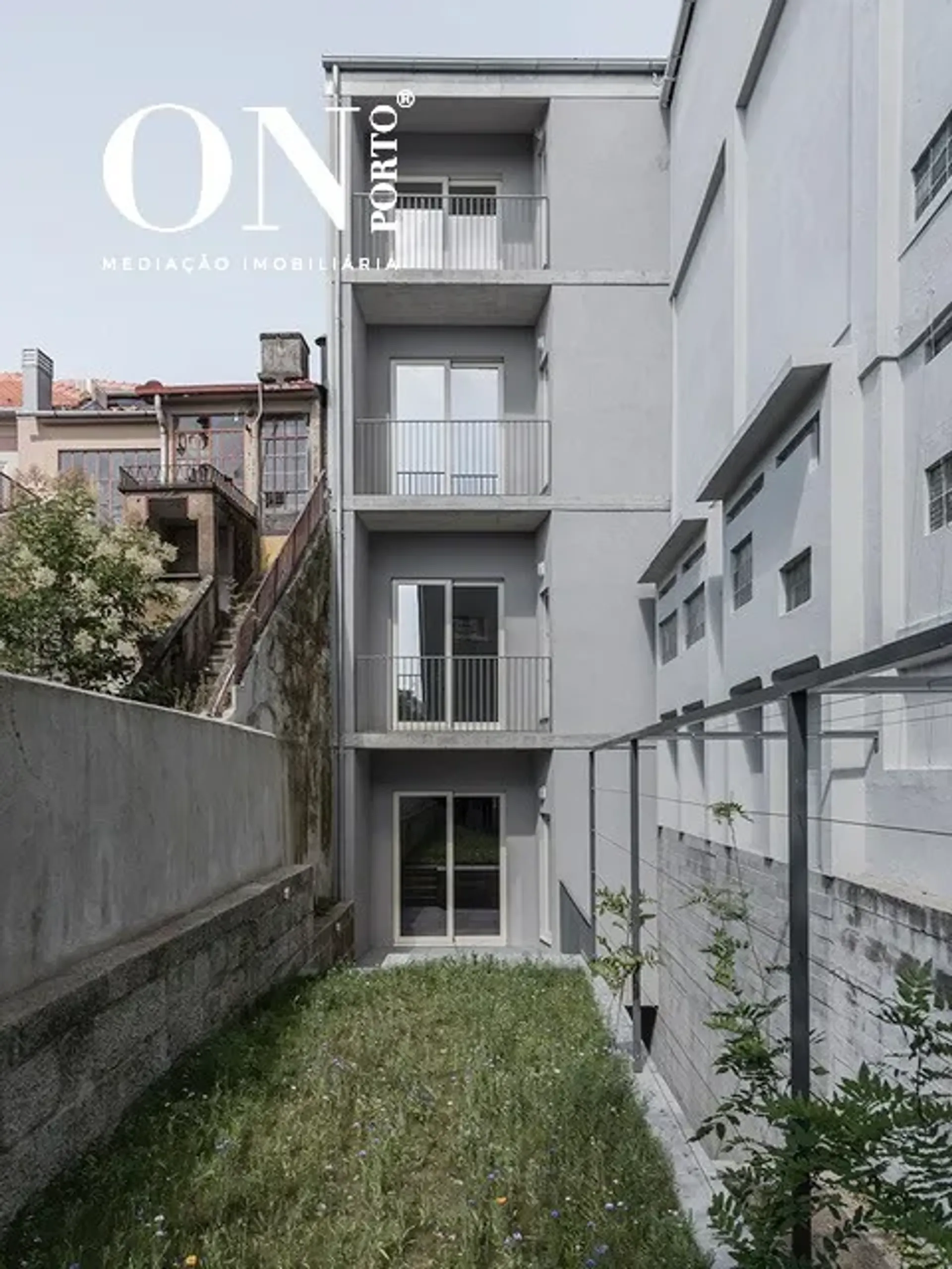 Condominium in Porto, Porto 10013010