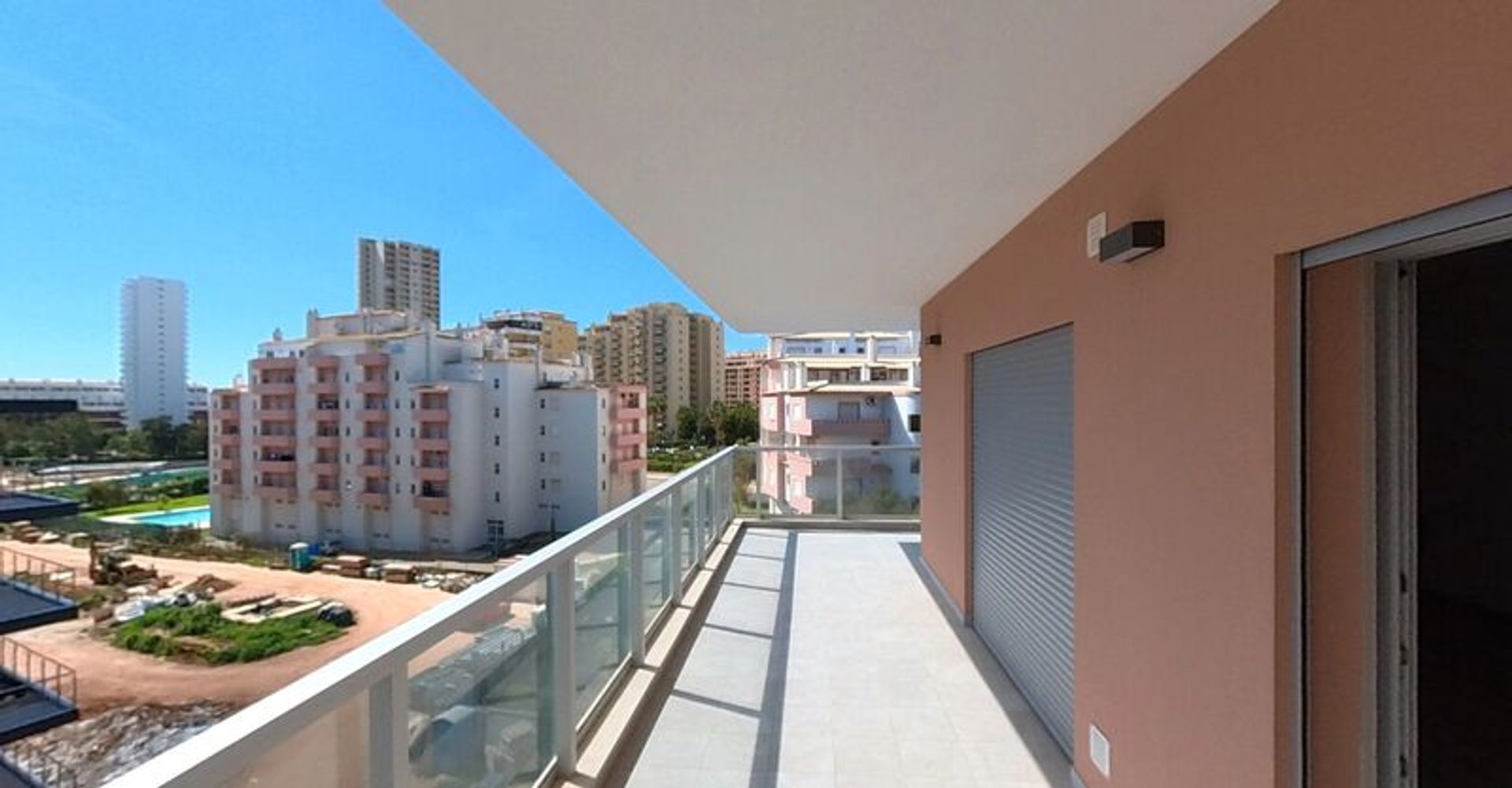 Condominium in Praia da Rocha, Faro 10013084