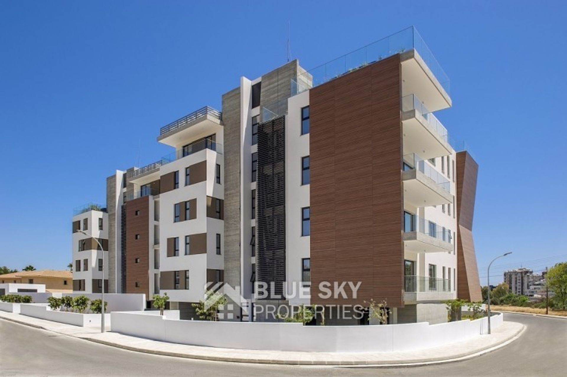 Condominium in Agios Athanasios, Lemesos 10013492