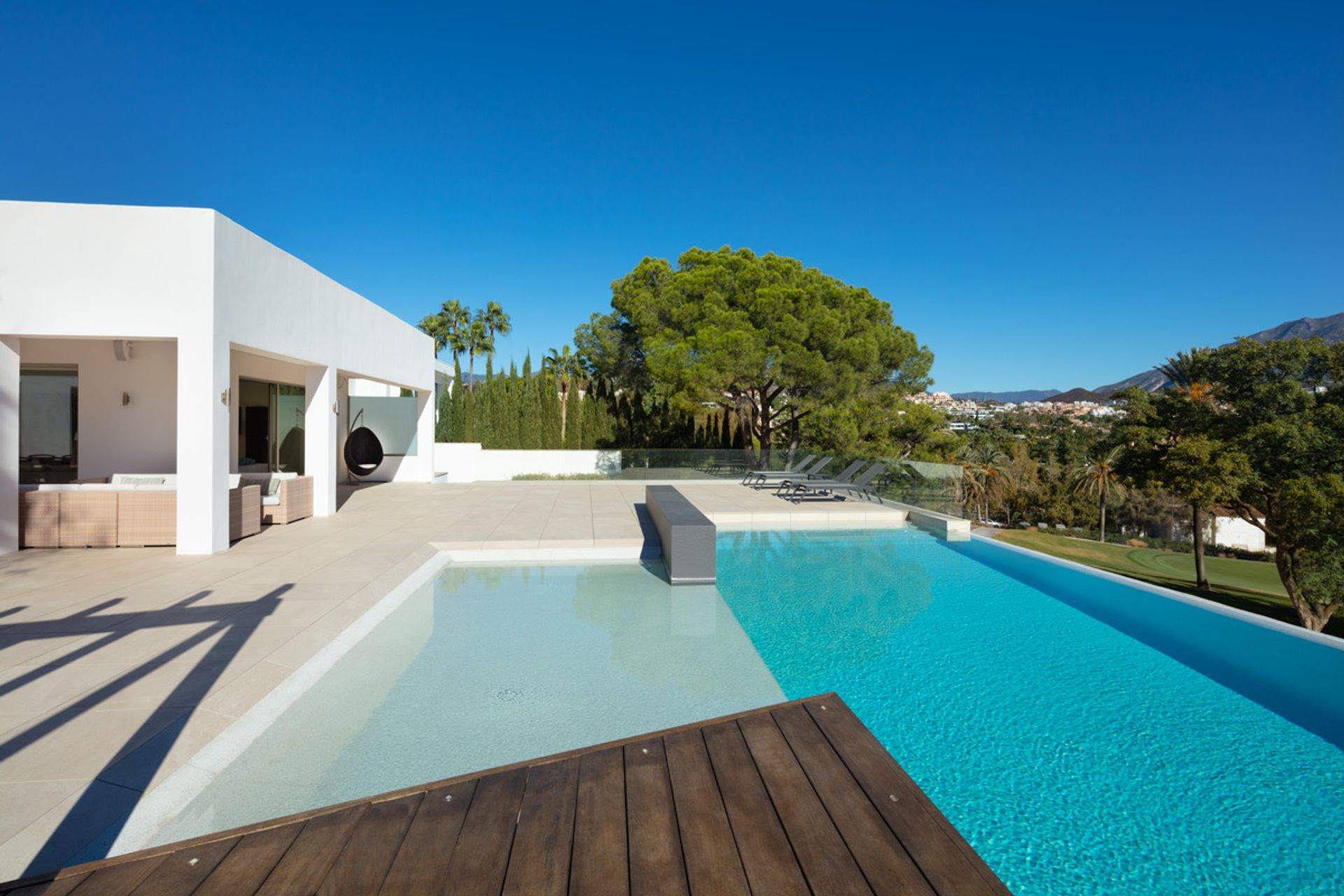 House in Marbella, Calle Londres 10013828