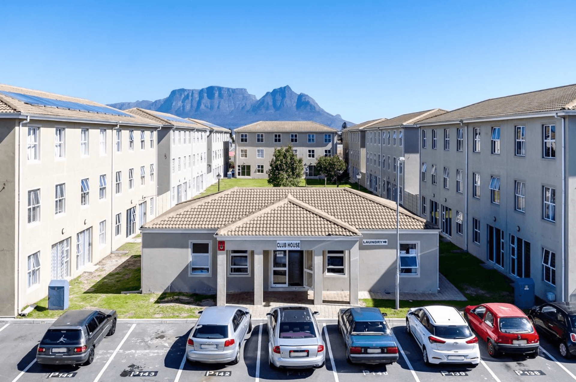 Condominium in Cape Town, Western Cape 10014668