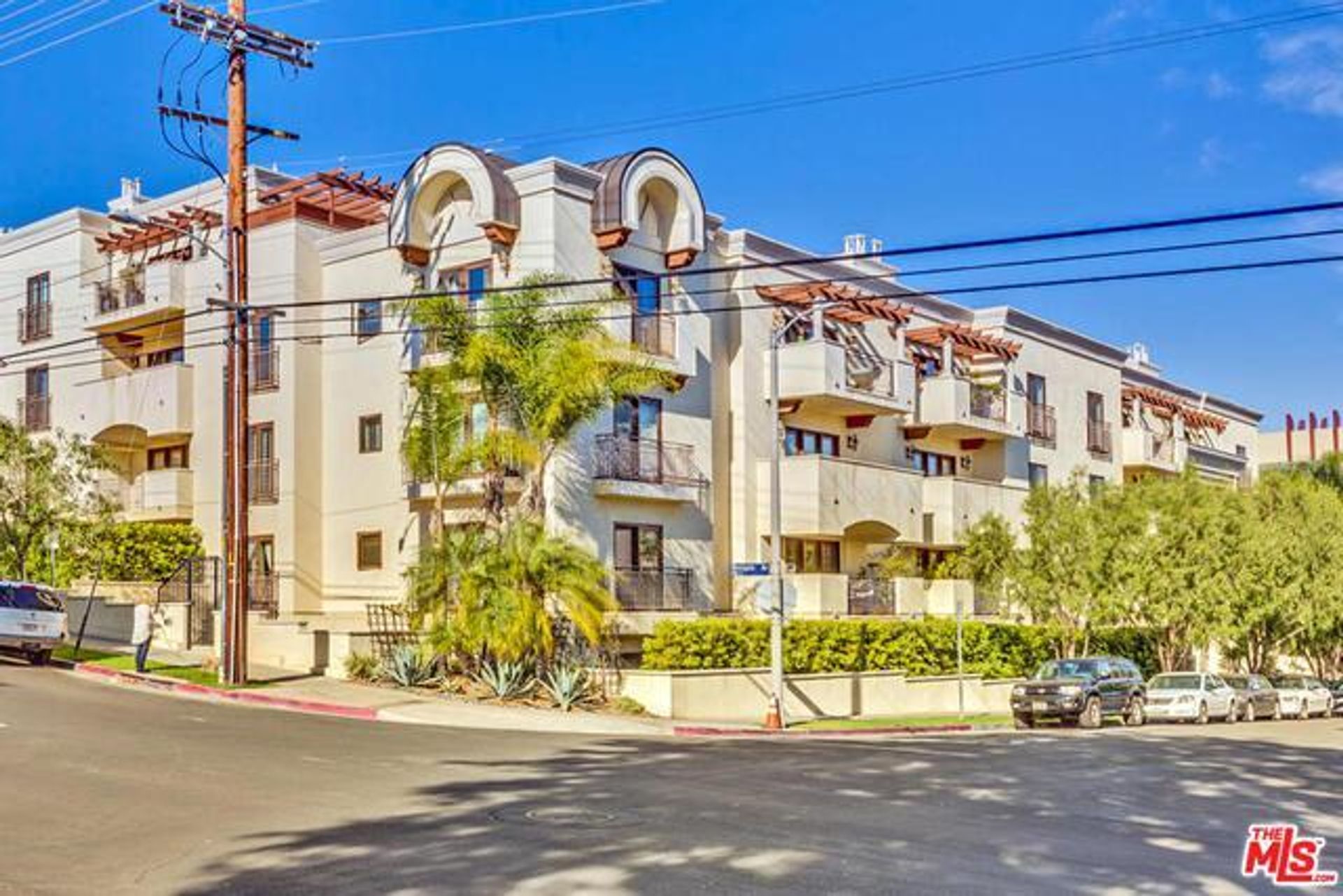 Condominium dans Los Angeles, 11863 Darlington Avenue 10014865