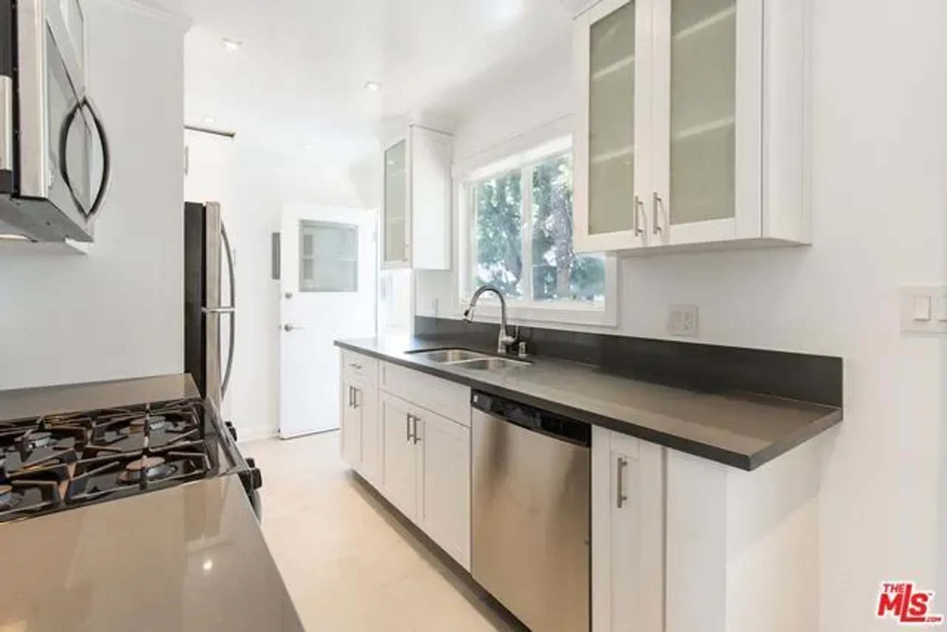 Condominium in Santa Monica, 130 San Vicente Boulevard 10014898