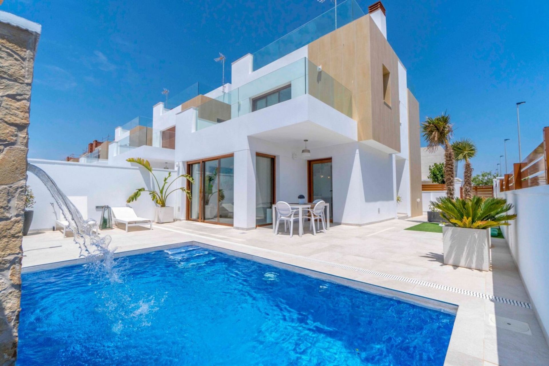 House in Torre De La Horadada, Alicante 10015000