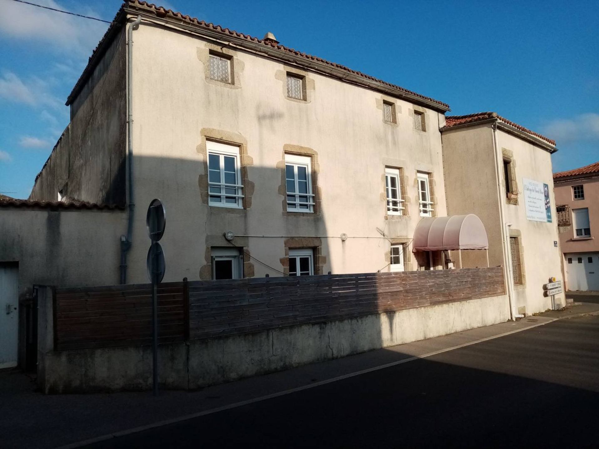 Hus i La Forêt-sur-Sèvre, Nouvelle-Aquitaine 10015306