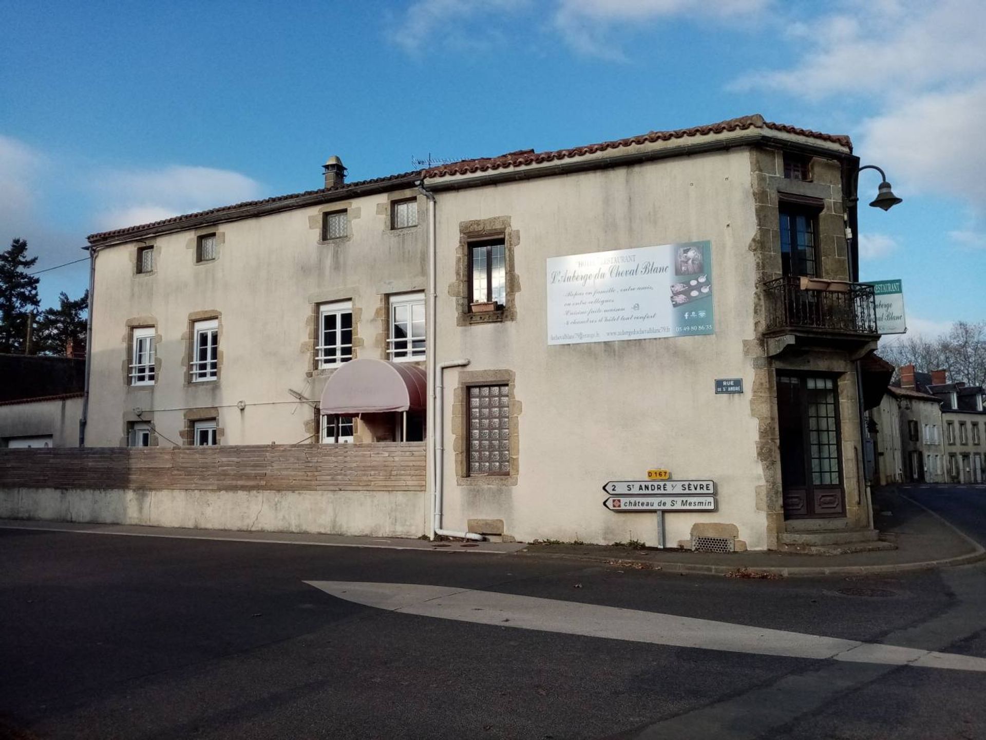 Hus i La Forêt-sur-Sèvre, Nouvelle-Aquitaine 10015306