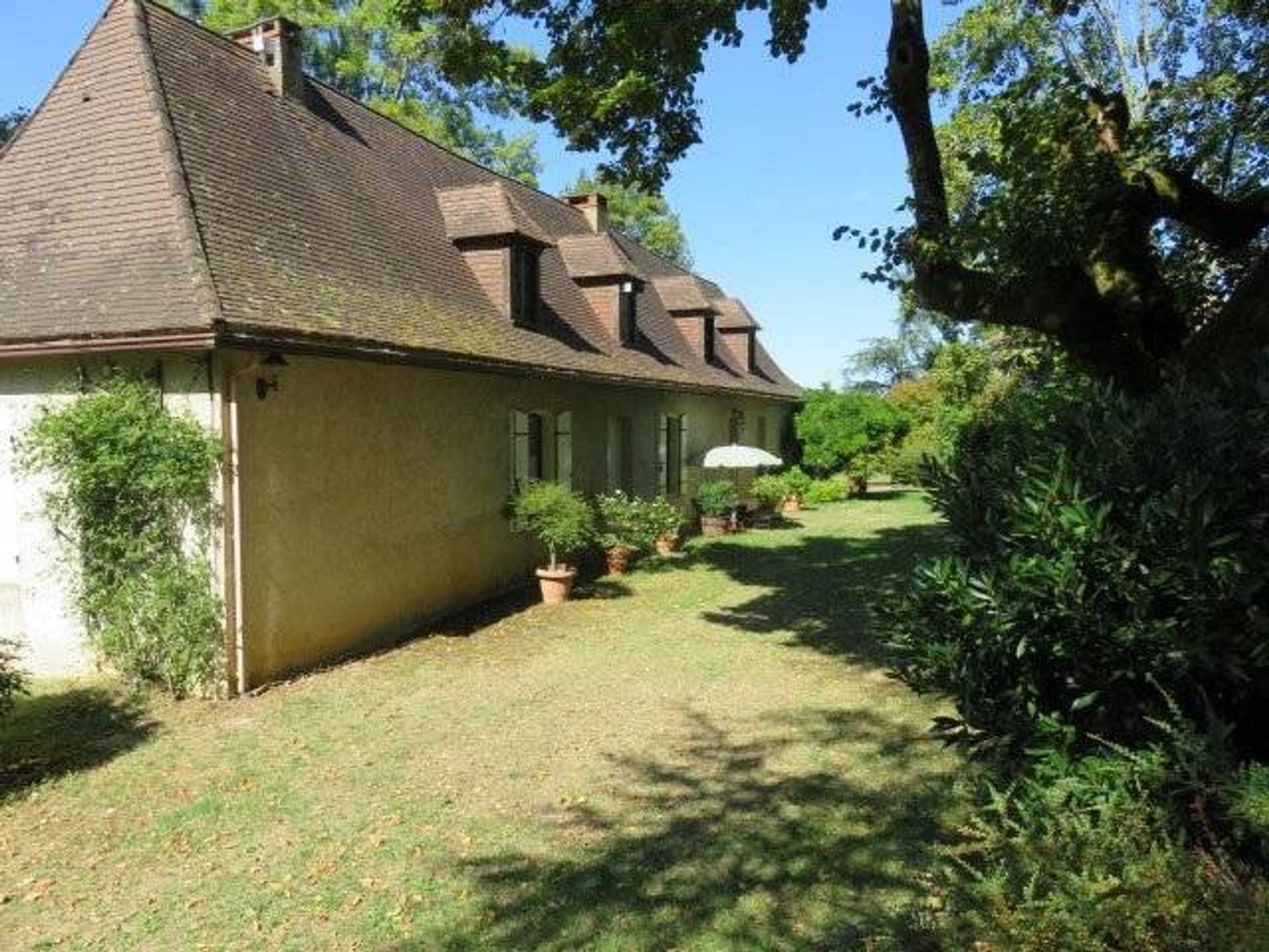 casa en Alles-sur-Dordogne, Nouvelle-Aquitaine 10015309