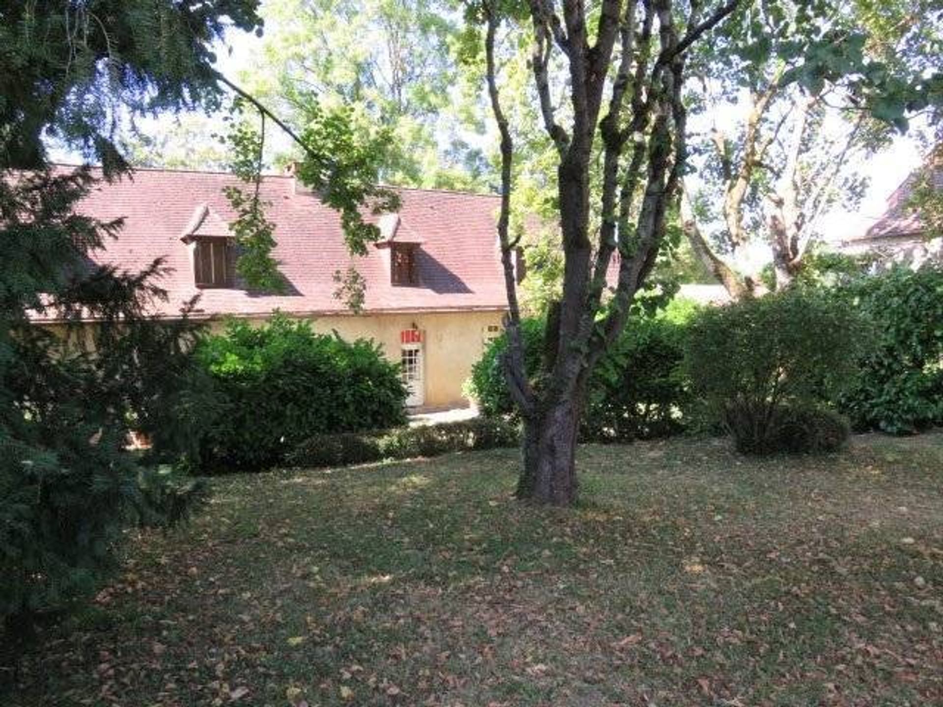 casa en Alles-sur-Dordogne, Nouvelle-Aquitaine 10015309