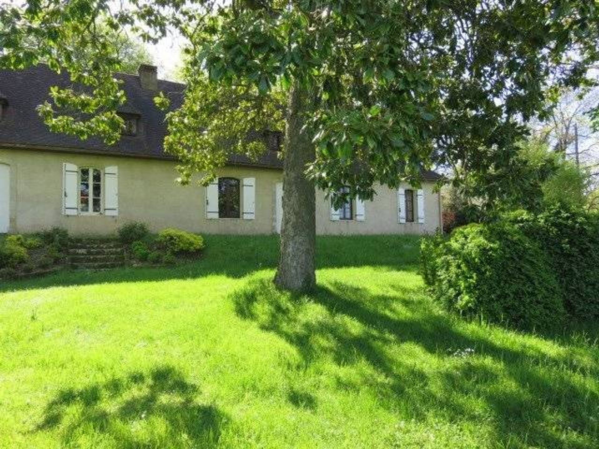 Hus i Alles-sur-Dordogne, Nouvelle-Aquitaine 10015309