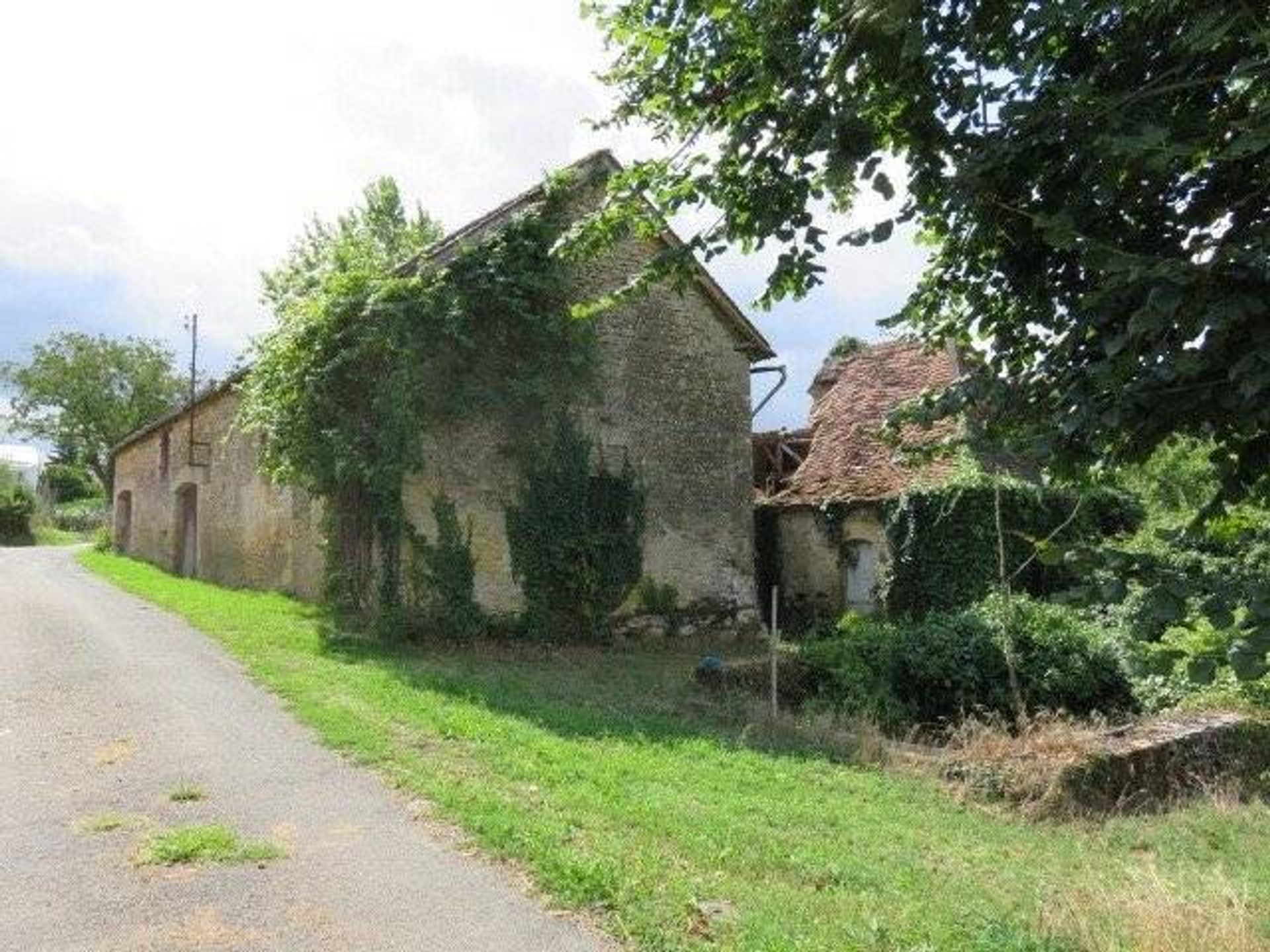 Hus i Alles-sur-Dordogne, Nouvelle-Aquitaine 10015314