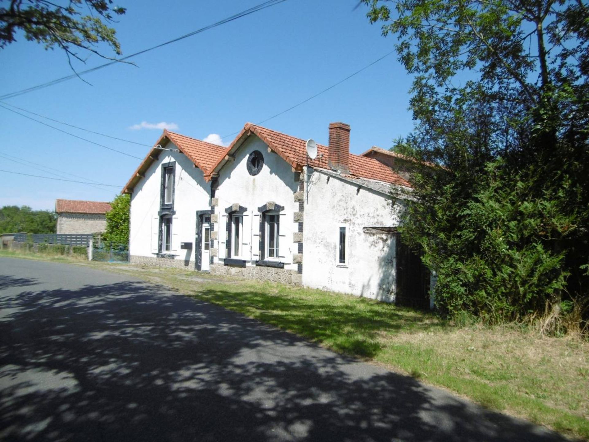 Huis in Clessé, Bourgogne-Franche-Comte 10015318