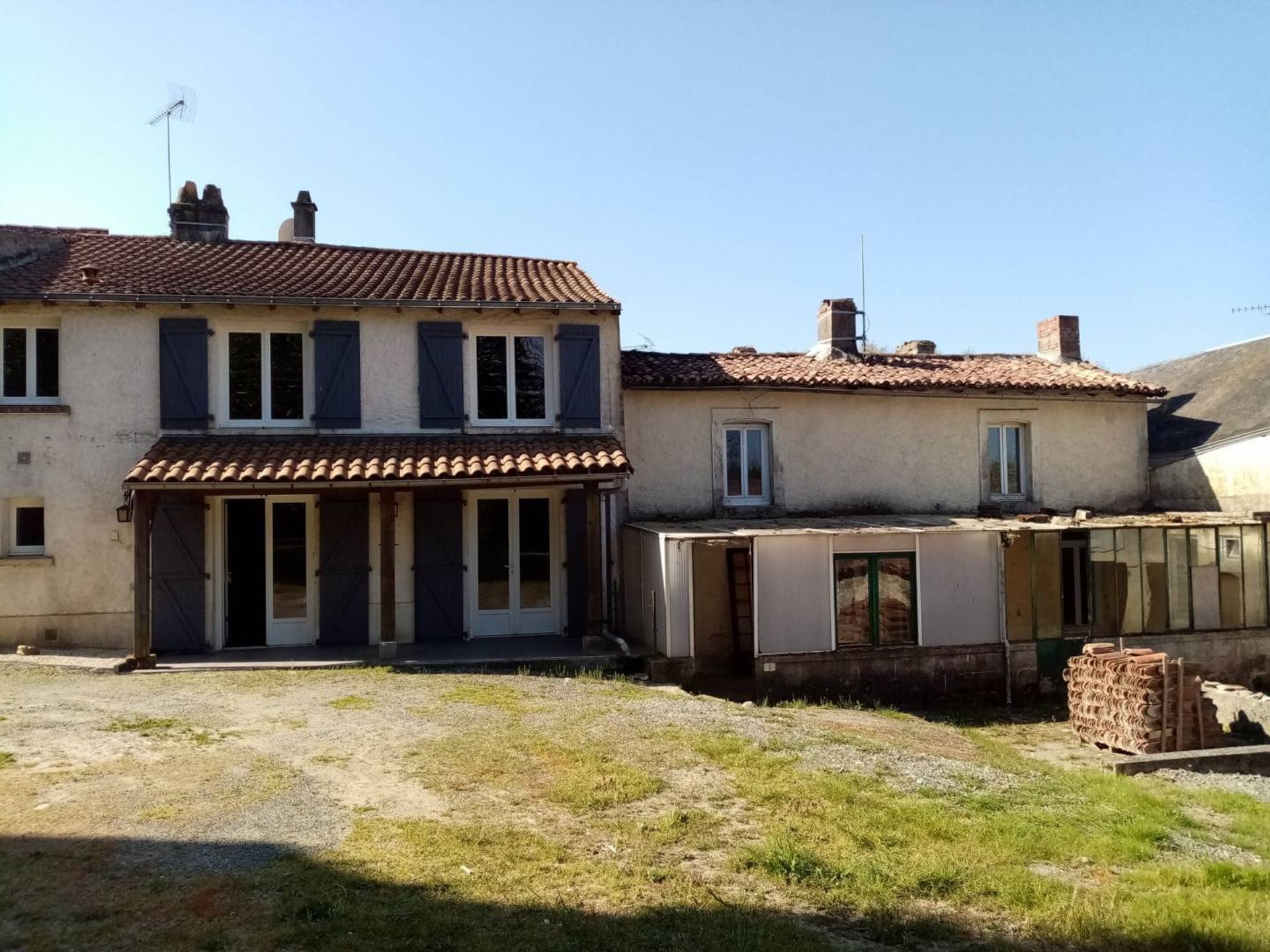 Rumah di Le Busseau, Nouvelle-Aquitaine 10015321