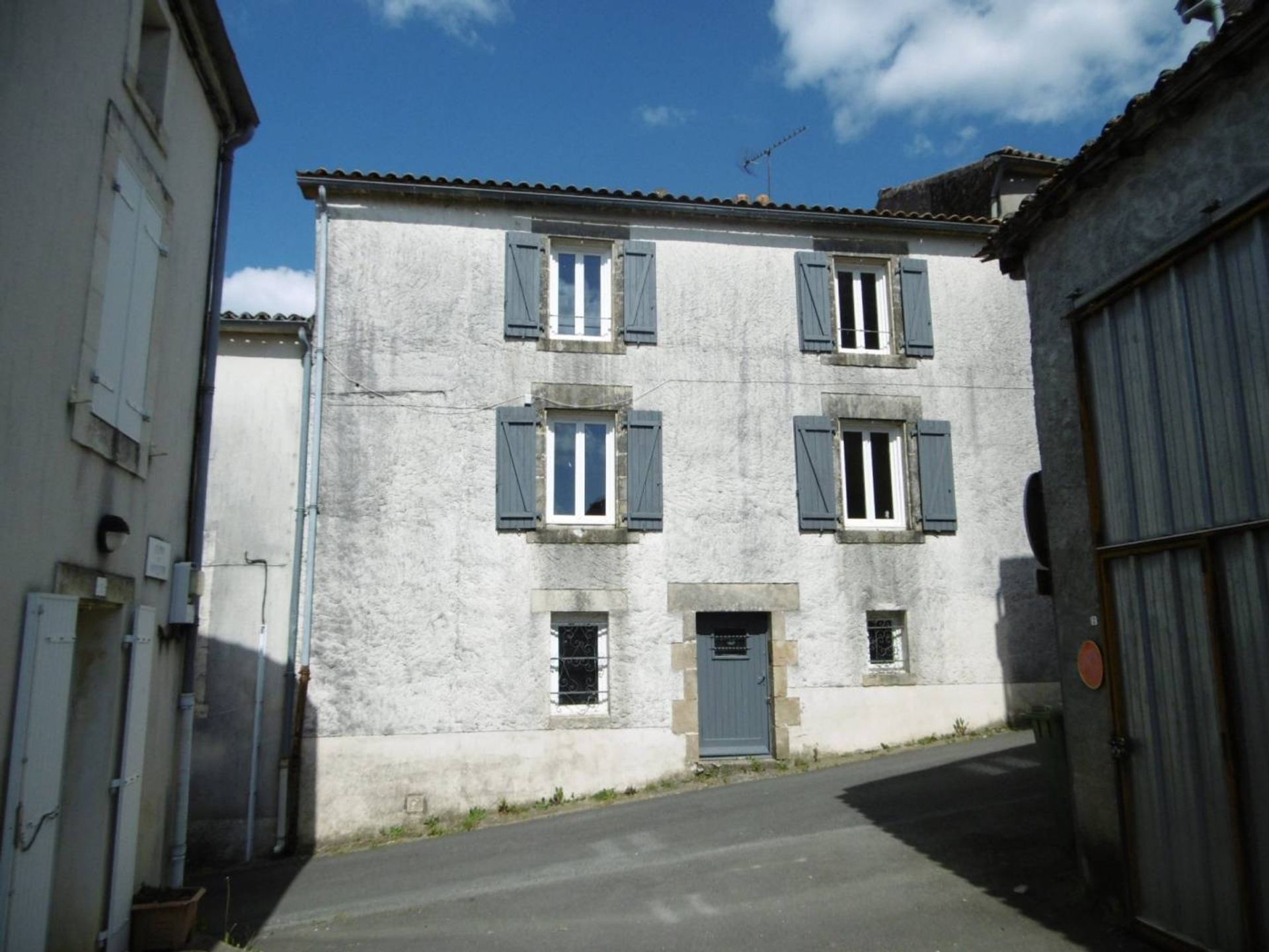 Rumah di Le Busseau, Nouvelle-Aquitaine 10015321