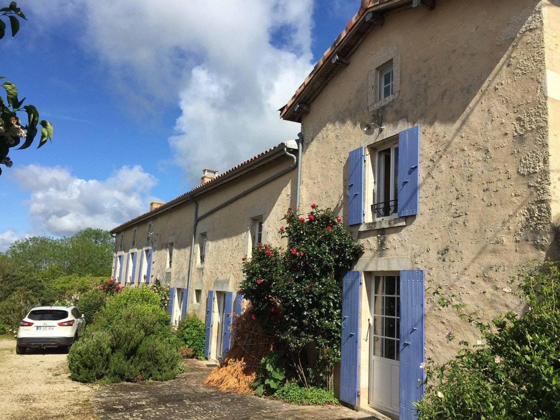 Casa nel Champdeniers-Saint-Denis,  10015339