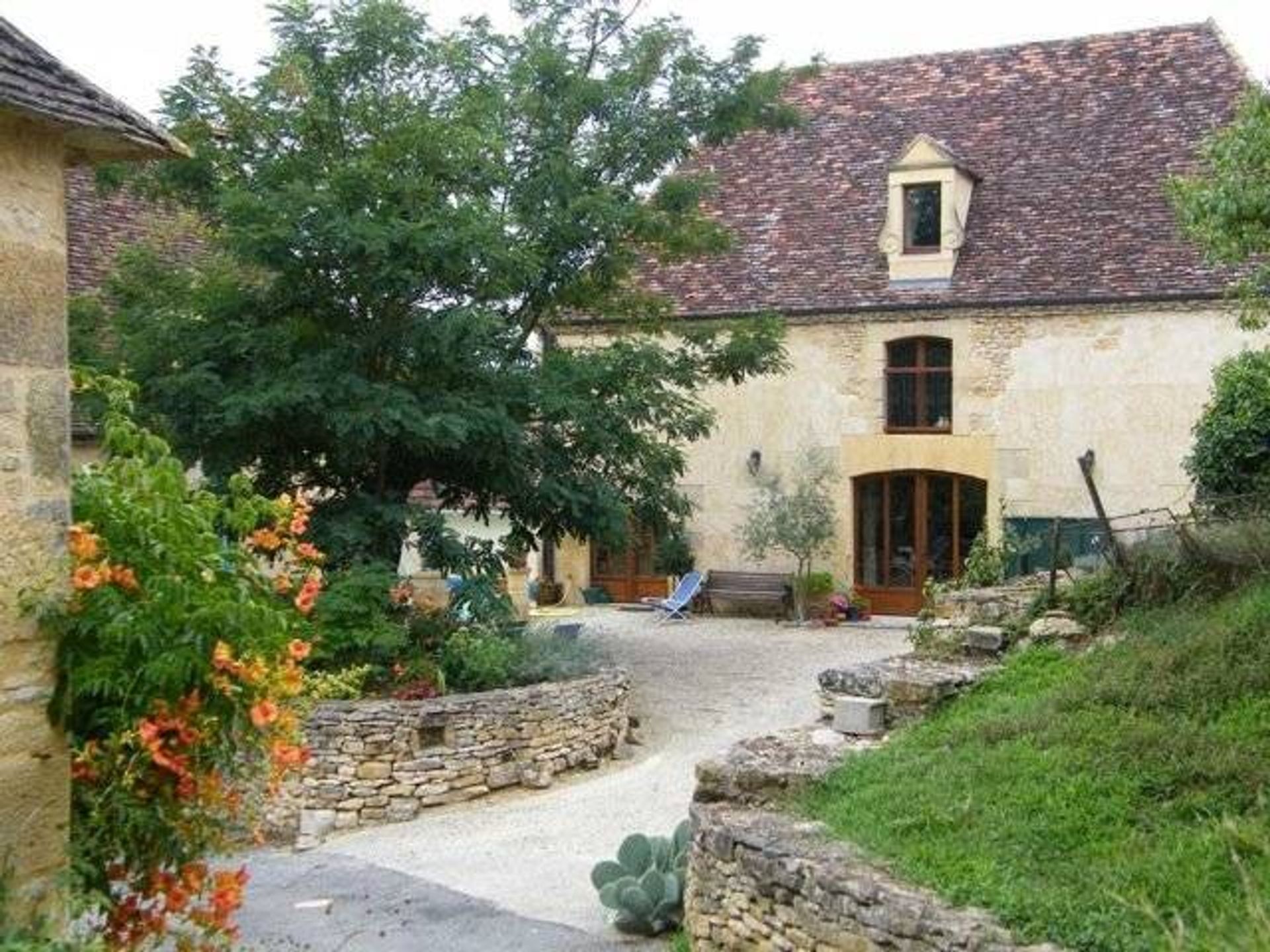 Casa nel Beynac-et-Cazenac, Nuova Aquitania 10015341