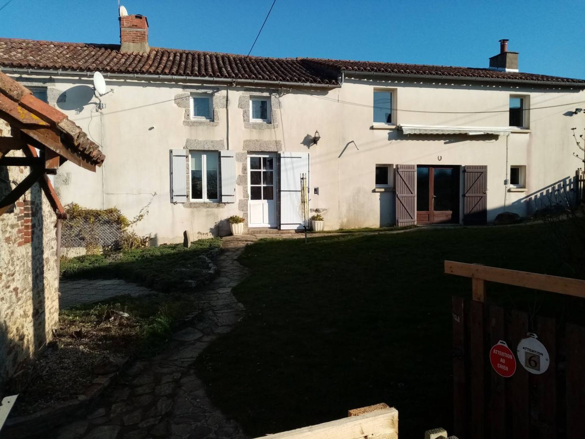 Huis in L'Absie, Nouvelle-Aquitaine 10015348