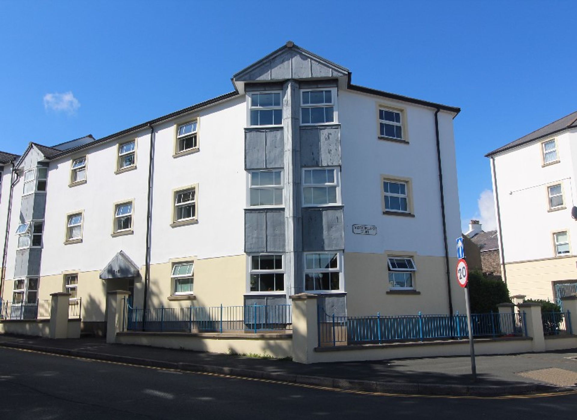 Condominium in Isle of Whithorn, Dumfries and Galloway 10015460