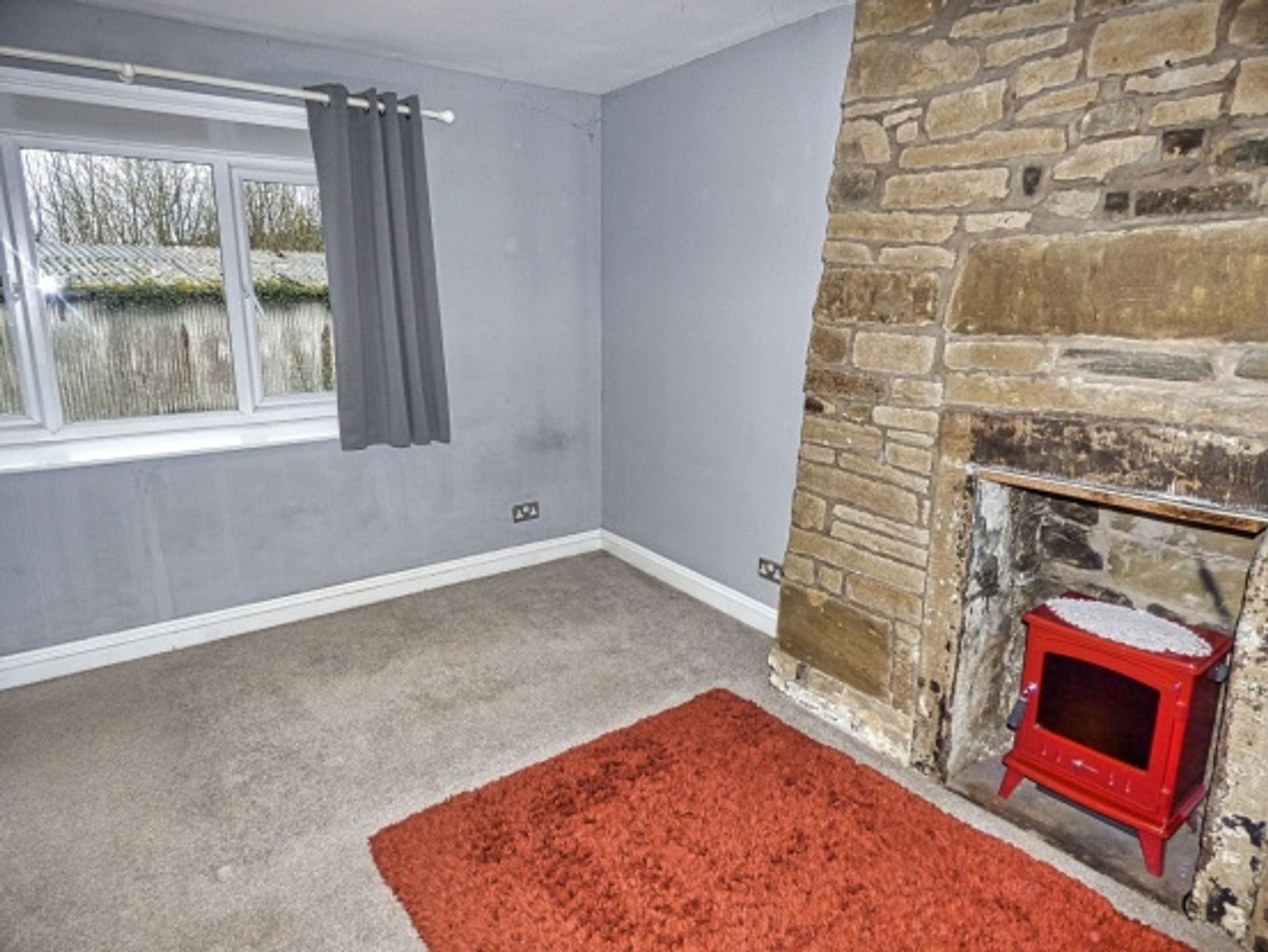 House in Sowerby Bridge, West Yorkshire 10016007