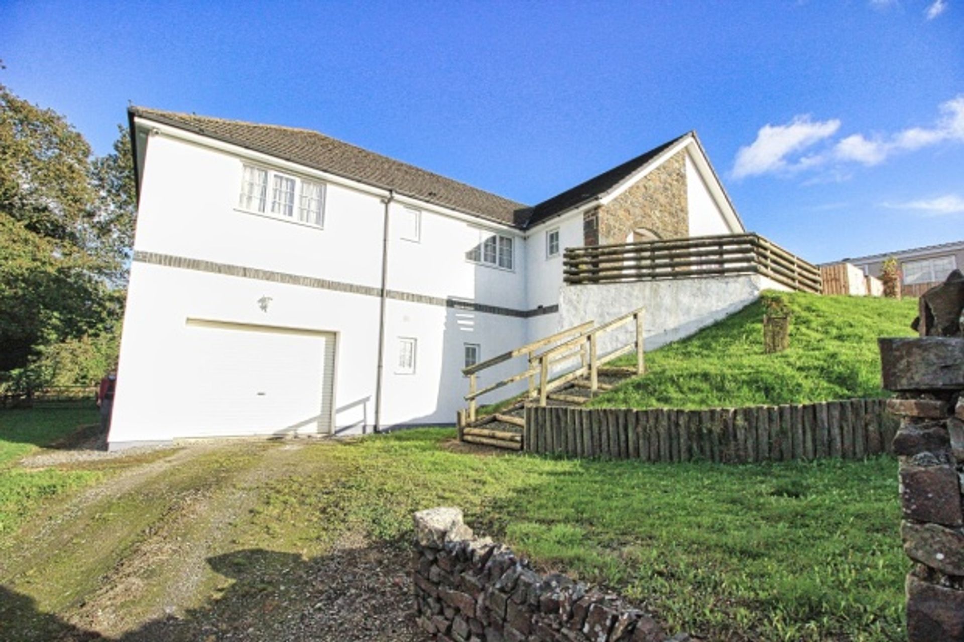 casa no Llanllwch, Carmarthenshire 10016087