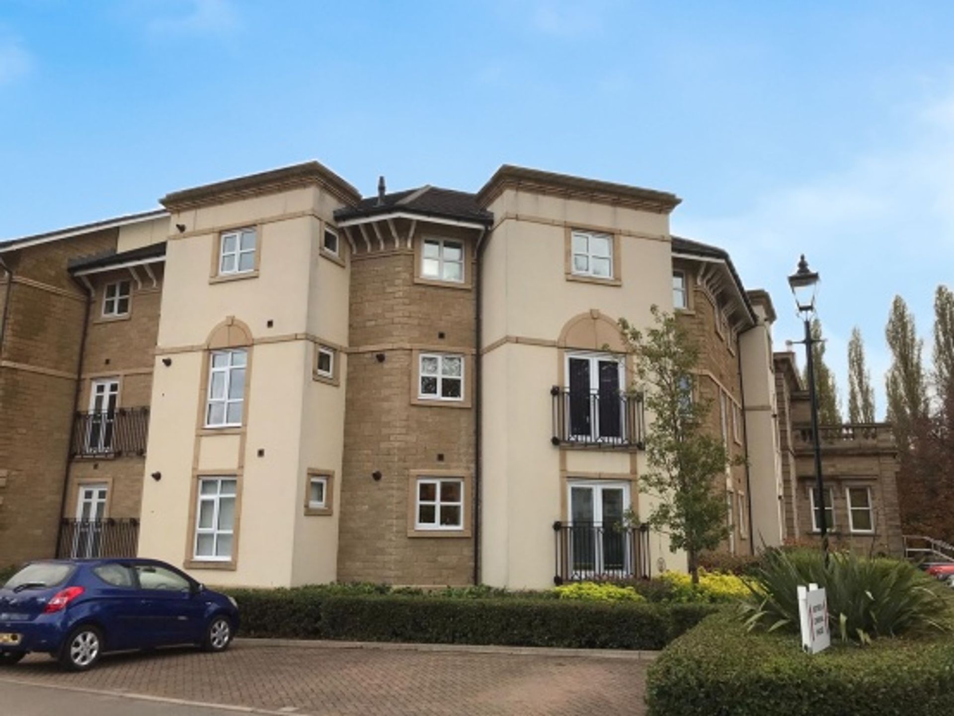 Condominium in , West Yorkshire 10016156