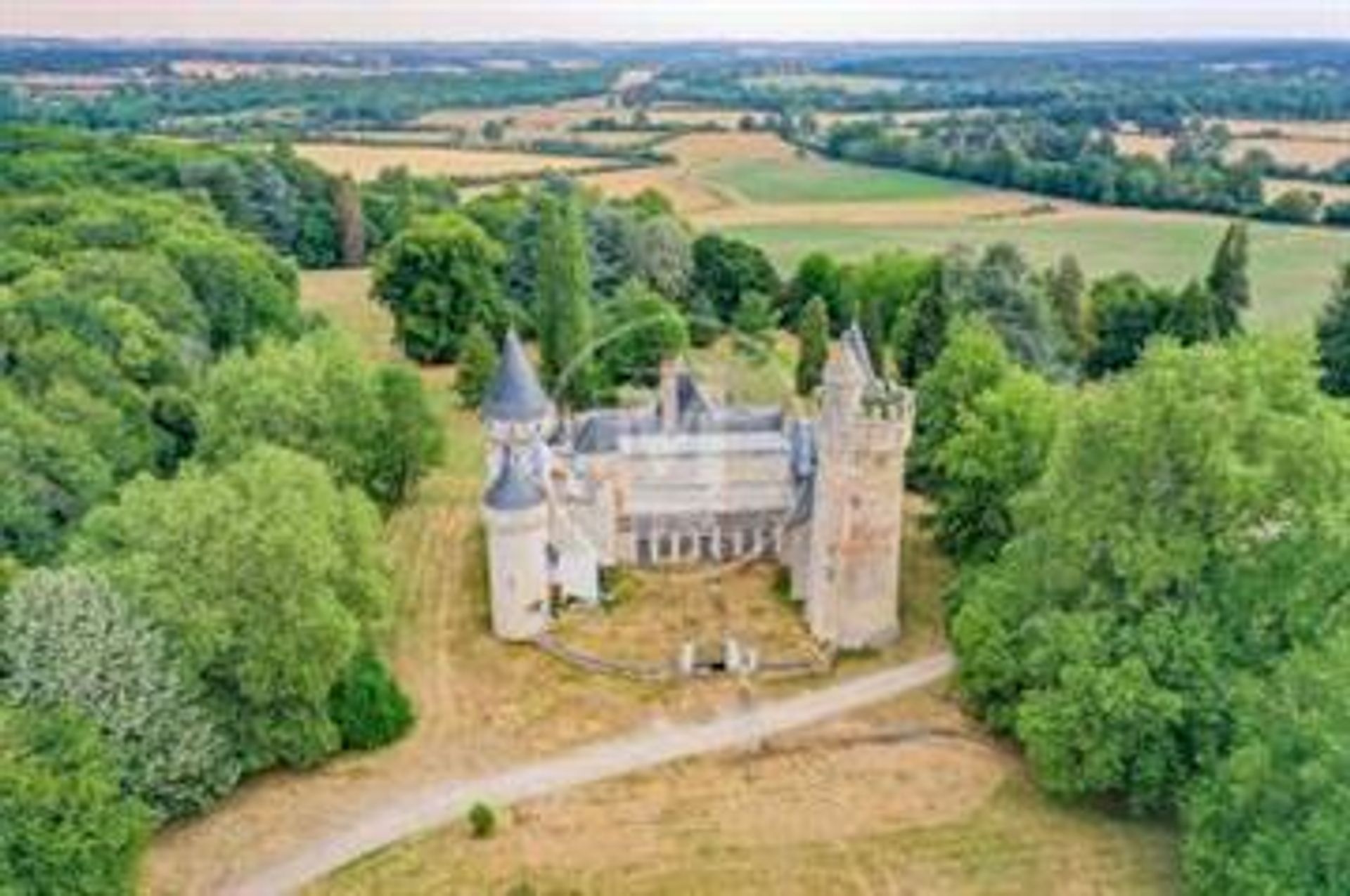 Dom w Bourges, 18600, France, Centre 10016606