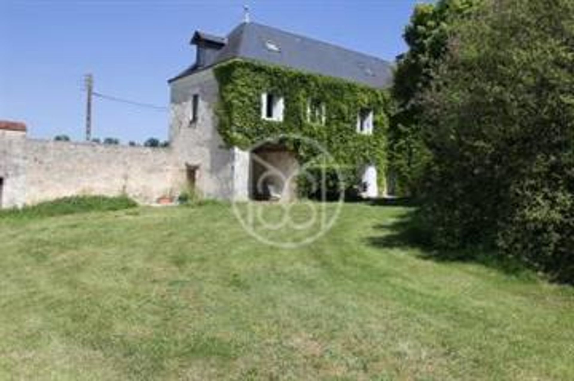 Hus i Bossay-sur-Claise, Centre-Val de Loire 10016609