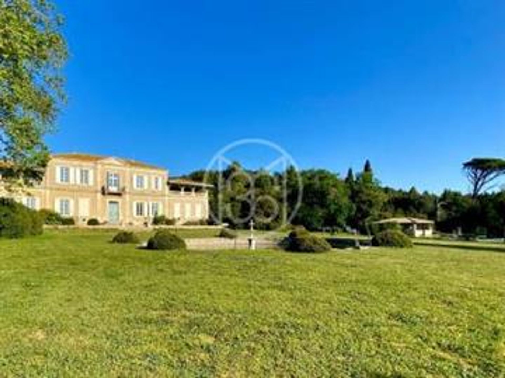 Rumah di Narbonne, 11100, France, Languedoc-Roussillon 10016621