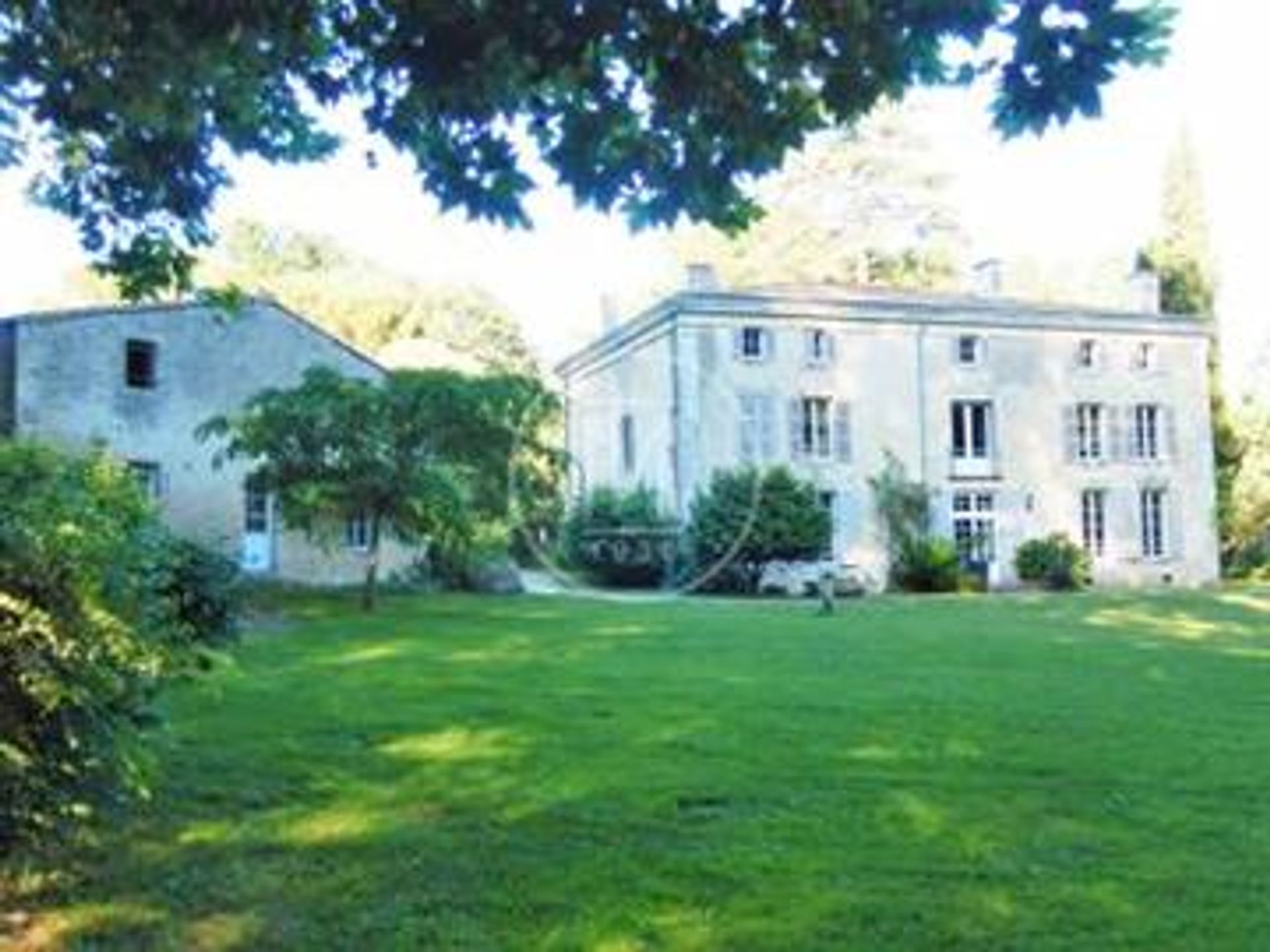 Huis in Niort, 79000, France, Poitou-Charentes 10016657