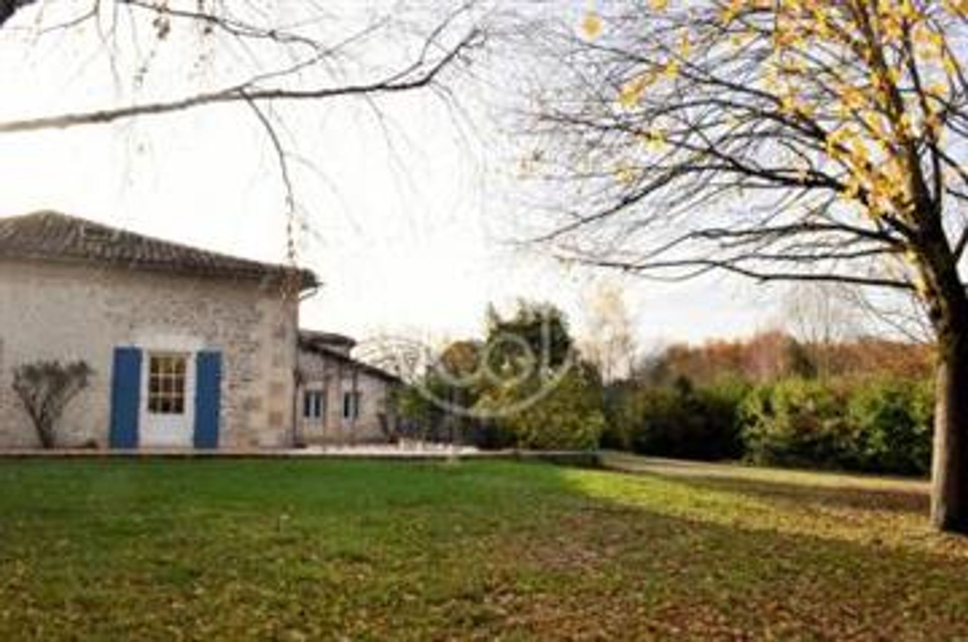 rumah dalam Chadurie, 16250, France, Poitou-Charentes 10016660